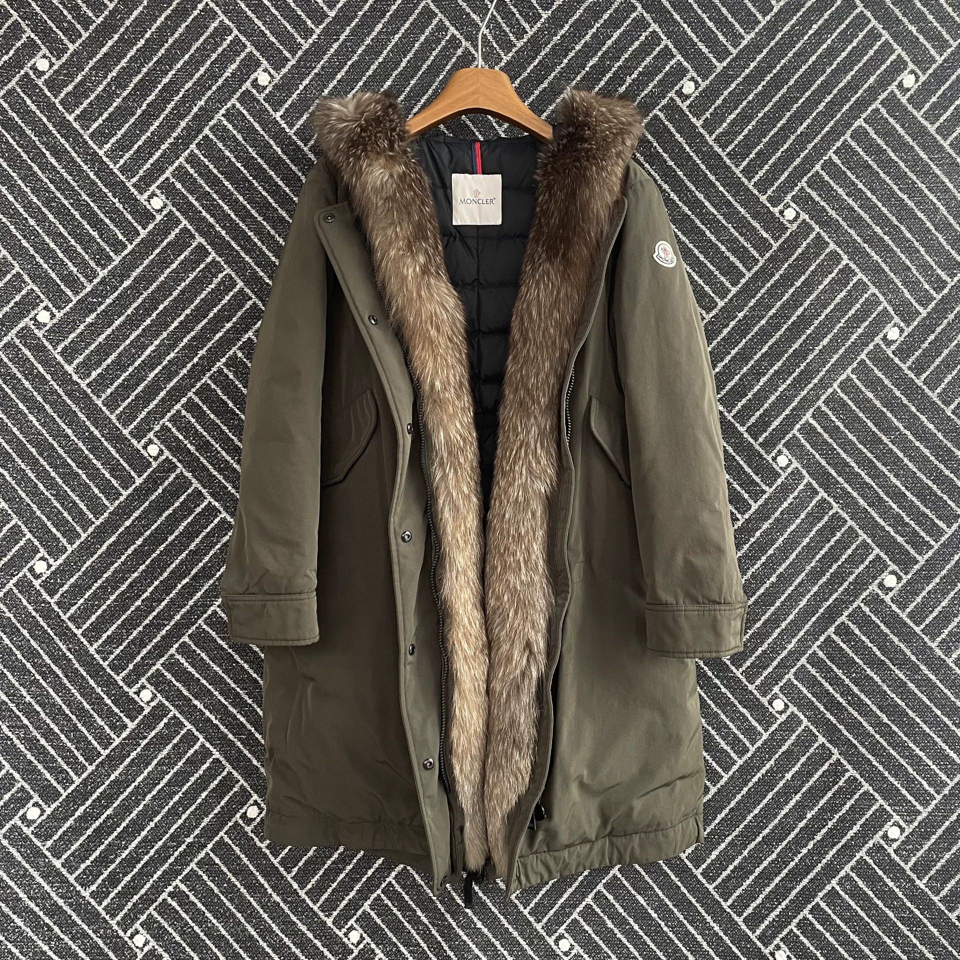Moncler Moncler 99 New Army Green Fur Collar Parka Women's 0 Size XS / US 0-2 / IT 36-38 - 1 Thumbnail