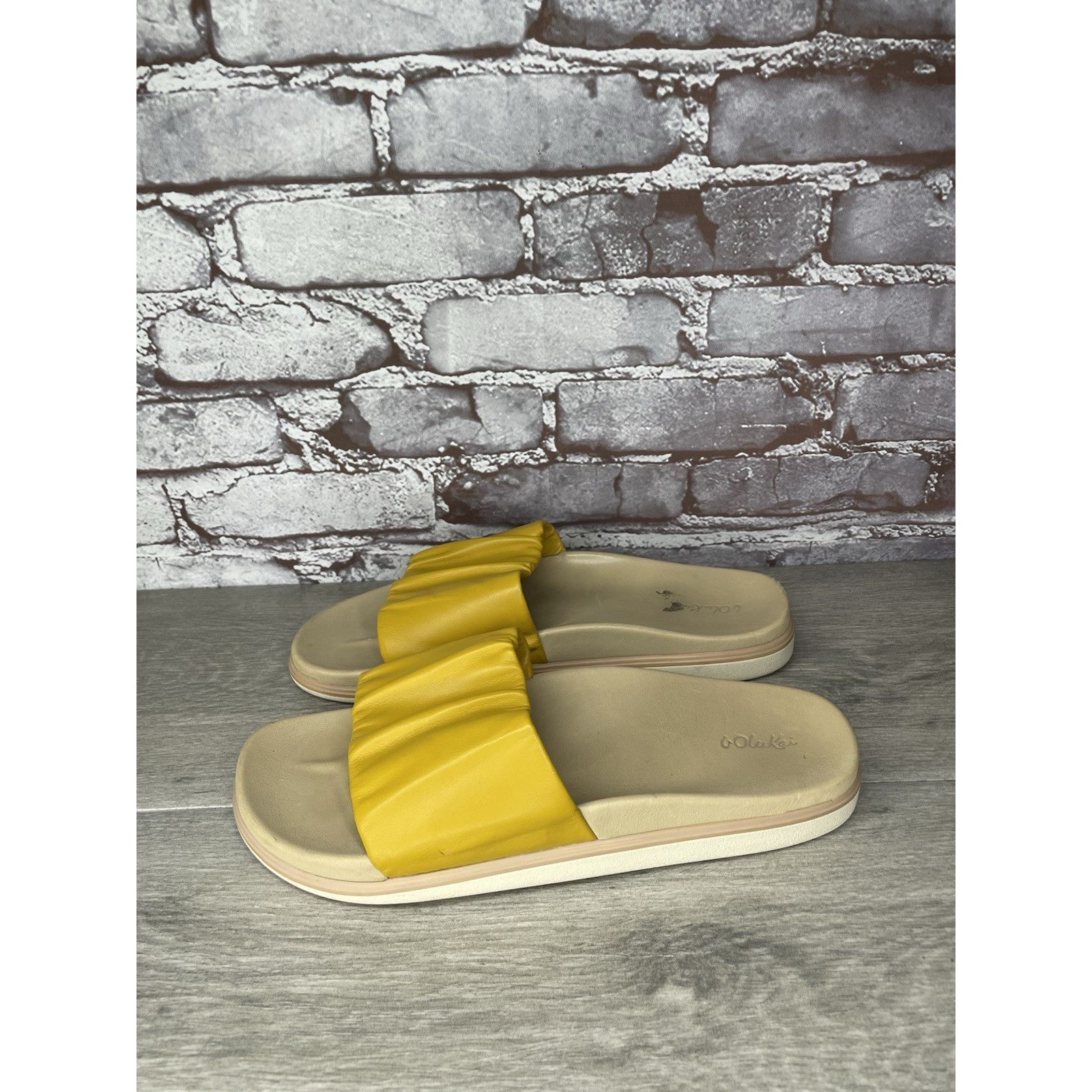 Olukai Olukai Pihapiha Gold Leather Beach Slides Casual Sandals Wom Size US 10 / IT 40 - 1 Thumbnail