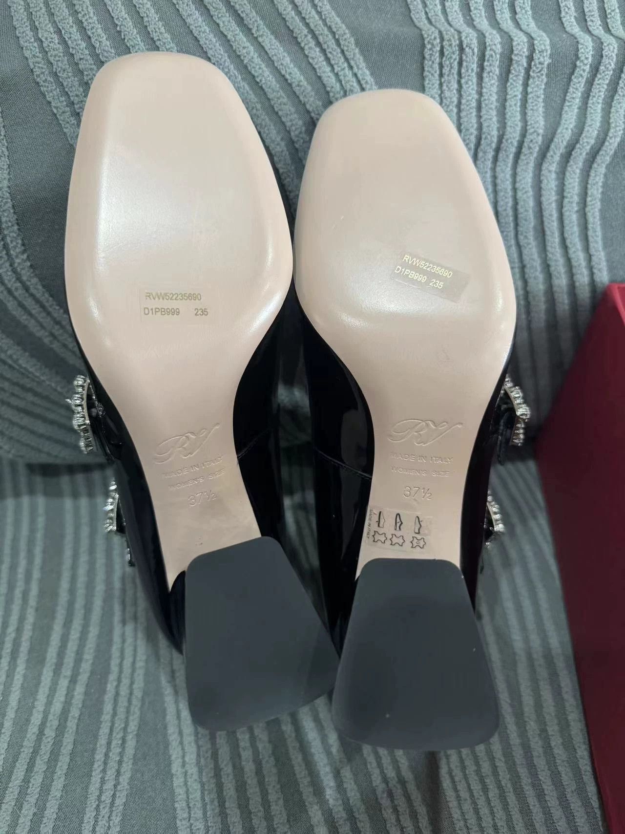 Roger Vivier Roger Vivier Crystal Buckle Mary Jane Heels 37.5 New Size US 7 / IT 37 - 4 Thumbnail