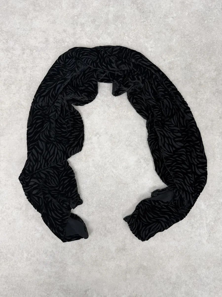 Giorgio Armani Giorgio Armani Black Silk Velvet Floral Scarf Size ONE SIZE - 7 Thumbnail