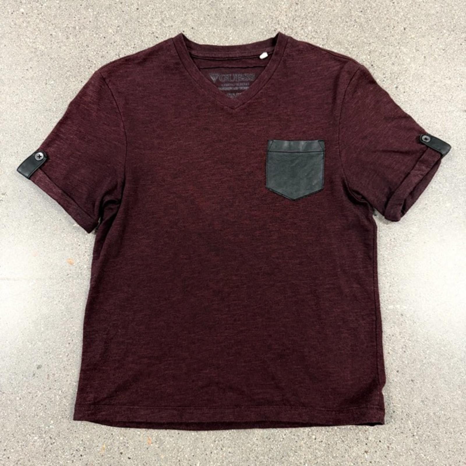 Guess GUESS Men's Burgundy V-Neck T-Shirt Faux Leather Pocket XS Size US XS / EU 42 / 0 - 1 Thumbnail
