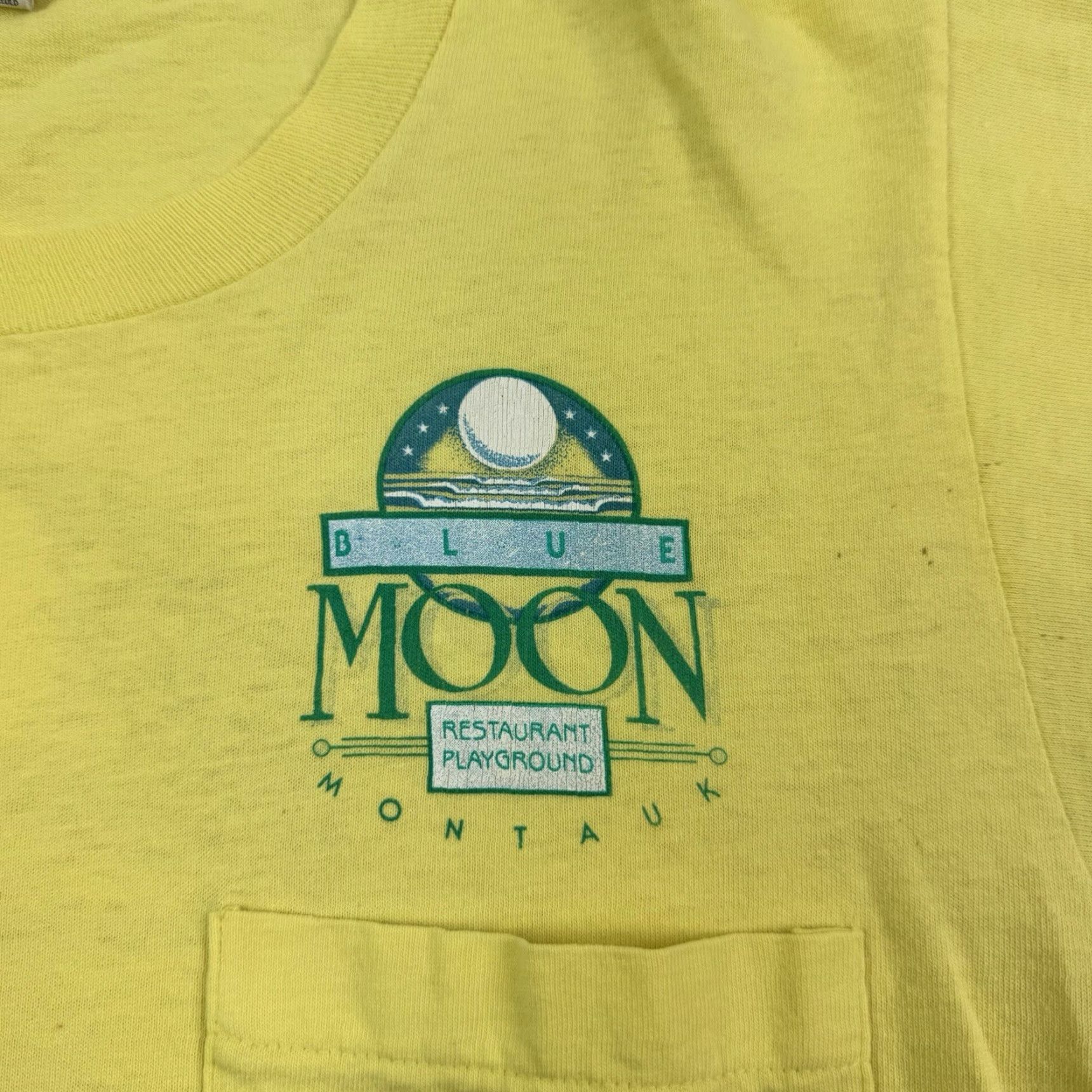 Fruit Of The Loom VINTAGE Fruit of the Loom T-Shirt Men Adult Medium Yellow Graphic 90s Moon Restaurant Promo Size US M / EU 48-50 / 2 - 5 Thumbnail