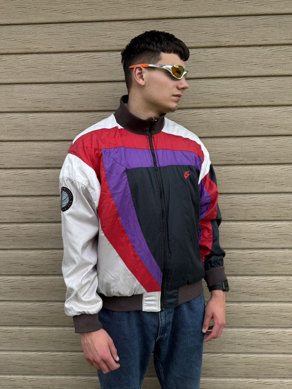 Nike Vintage Nike International Windbreaker Track Jacket Nylon Size US L / EU 52-54 / 3 - 1 Thumbnail