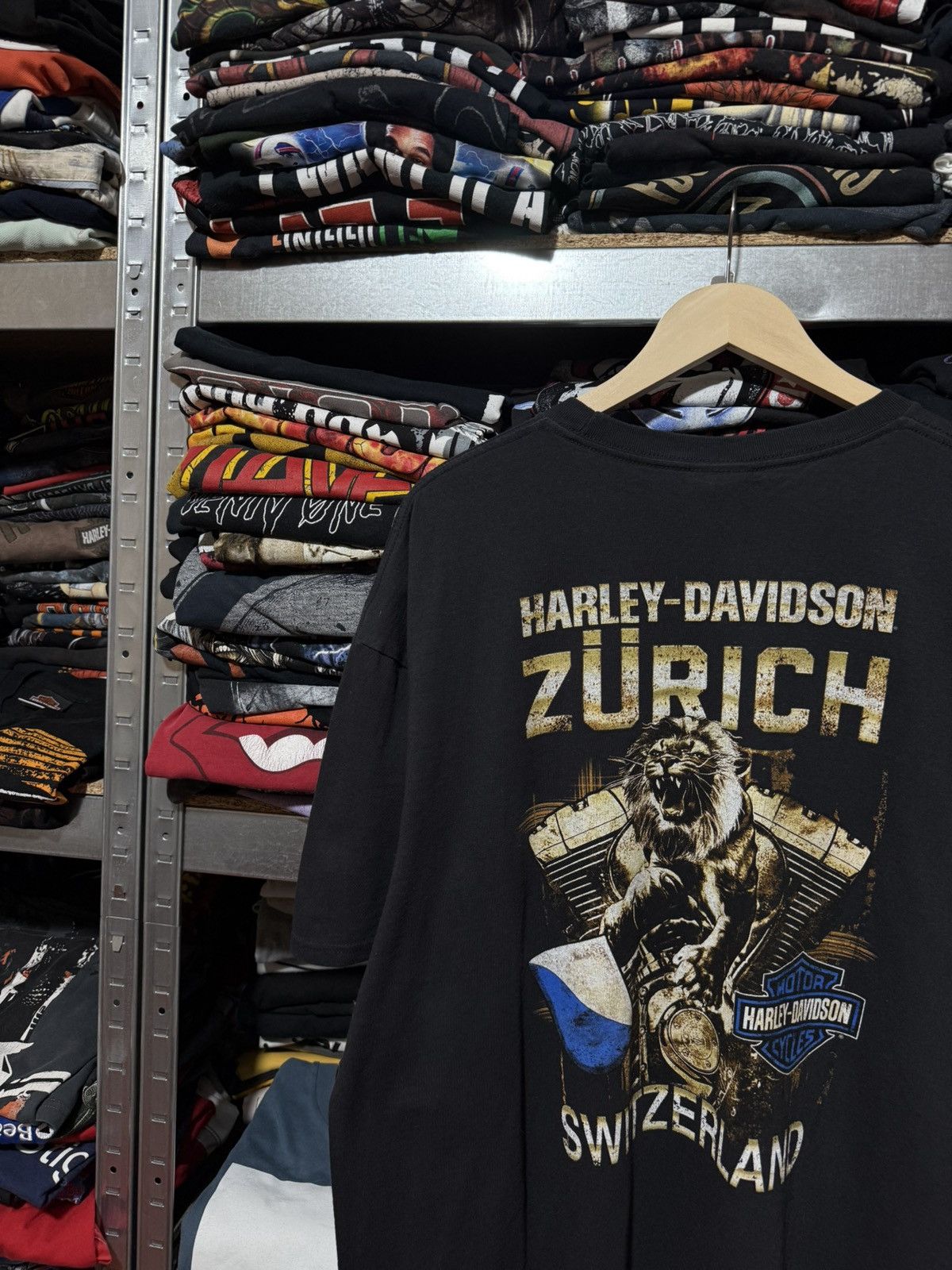 Harley Davidson Vintage 2017 Harley Davidson Lion Switzerland Zurich T-Shirt Size US XXL / EU 58 / 5 - 3 Thumbnail