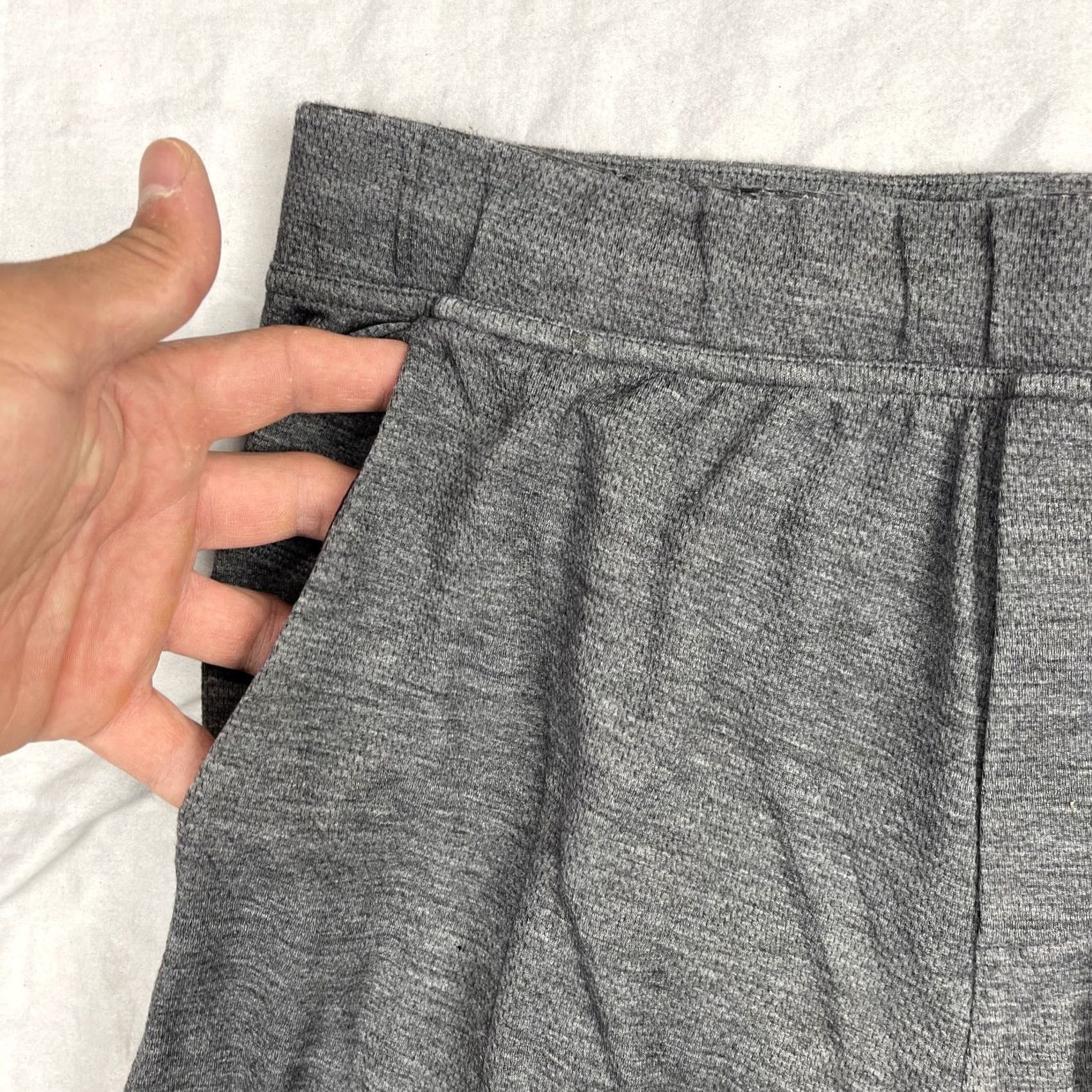 Lululemon Lululemon Athletica Shorts Mens Medium Gray Heather Athletic Knit Gym Running Size US 28 / EU 44 - 2 Thumbnail