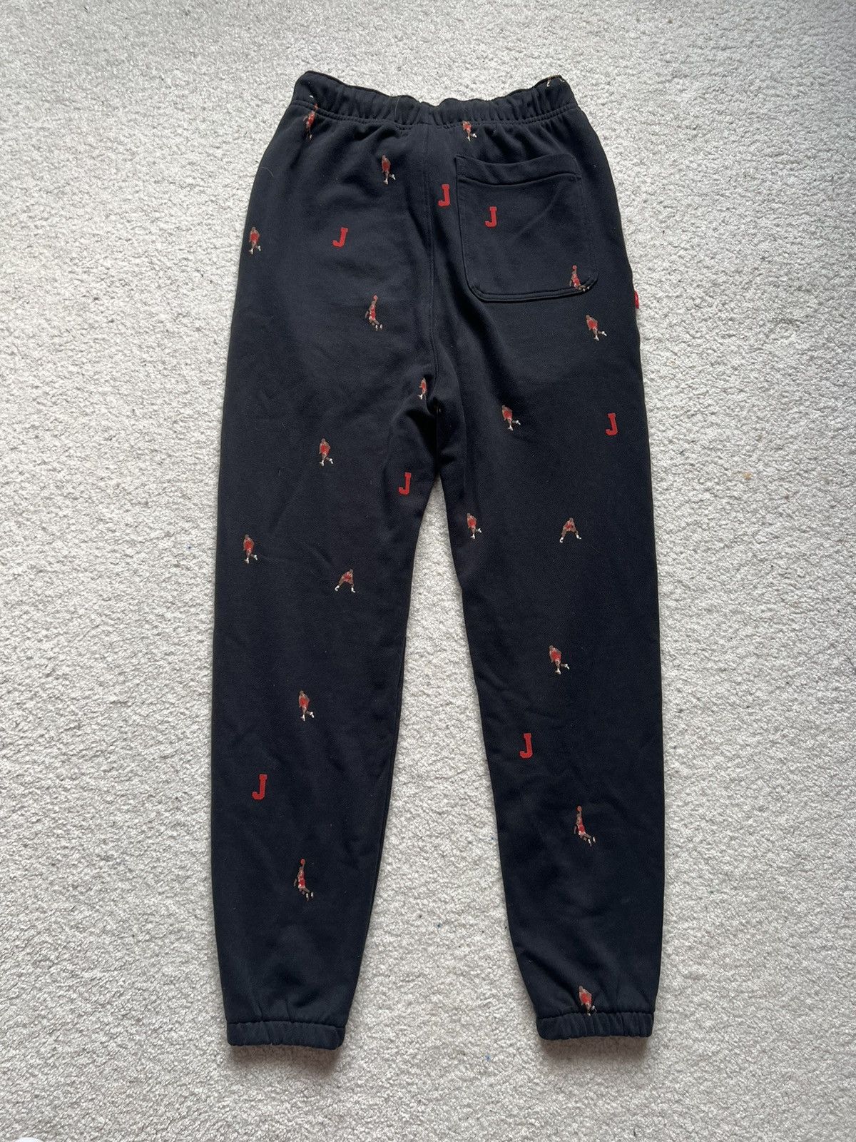 Jordan Brand × Nike Air Jordan Essential Statement Fleece Pants Size US 30 / EU 46 - 5 Thumbnail