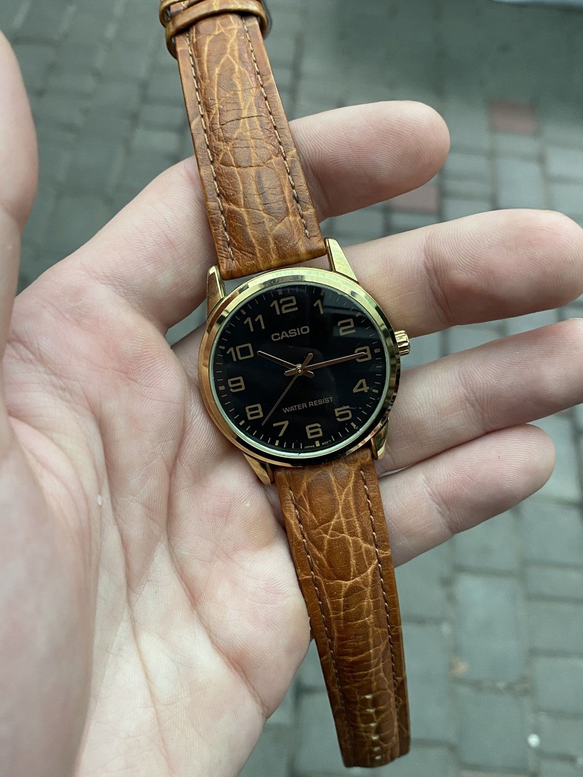Casio Casio MTP-V001 Watch. Gold. Black Dial. Classic Dress Size ONE SIZE - 3 Thumbnail
