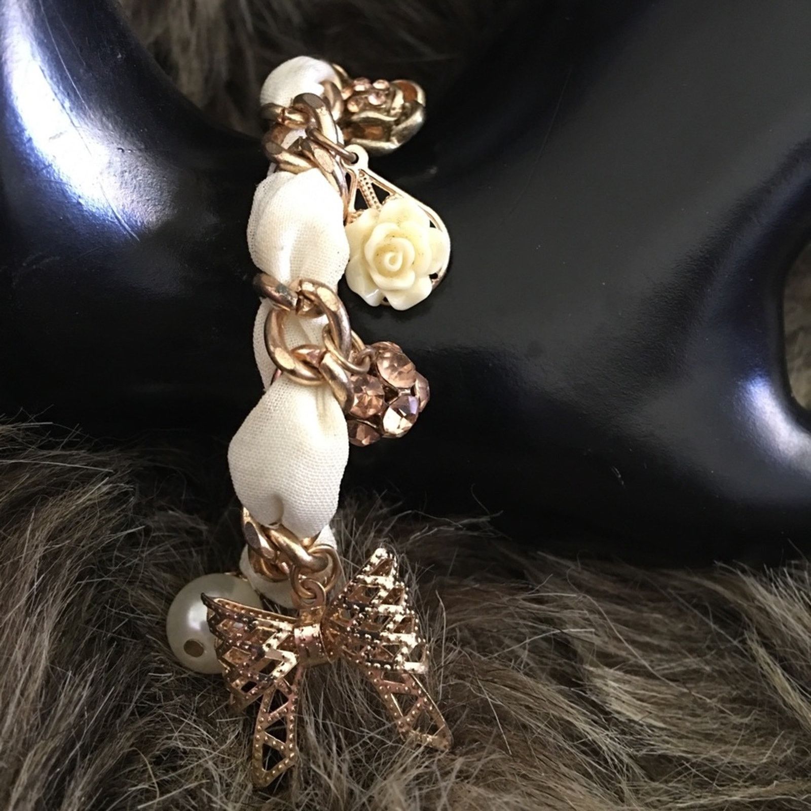 Jewelry Victorian style cream silk chain charm bracelet Size ONE SIZE - 2 Thumbnail