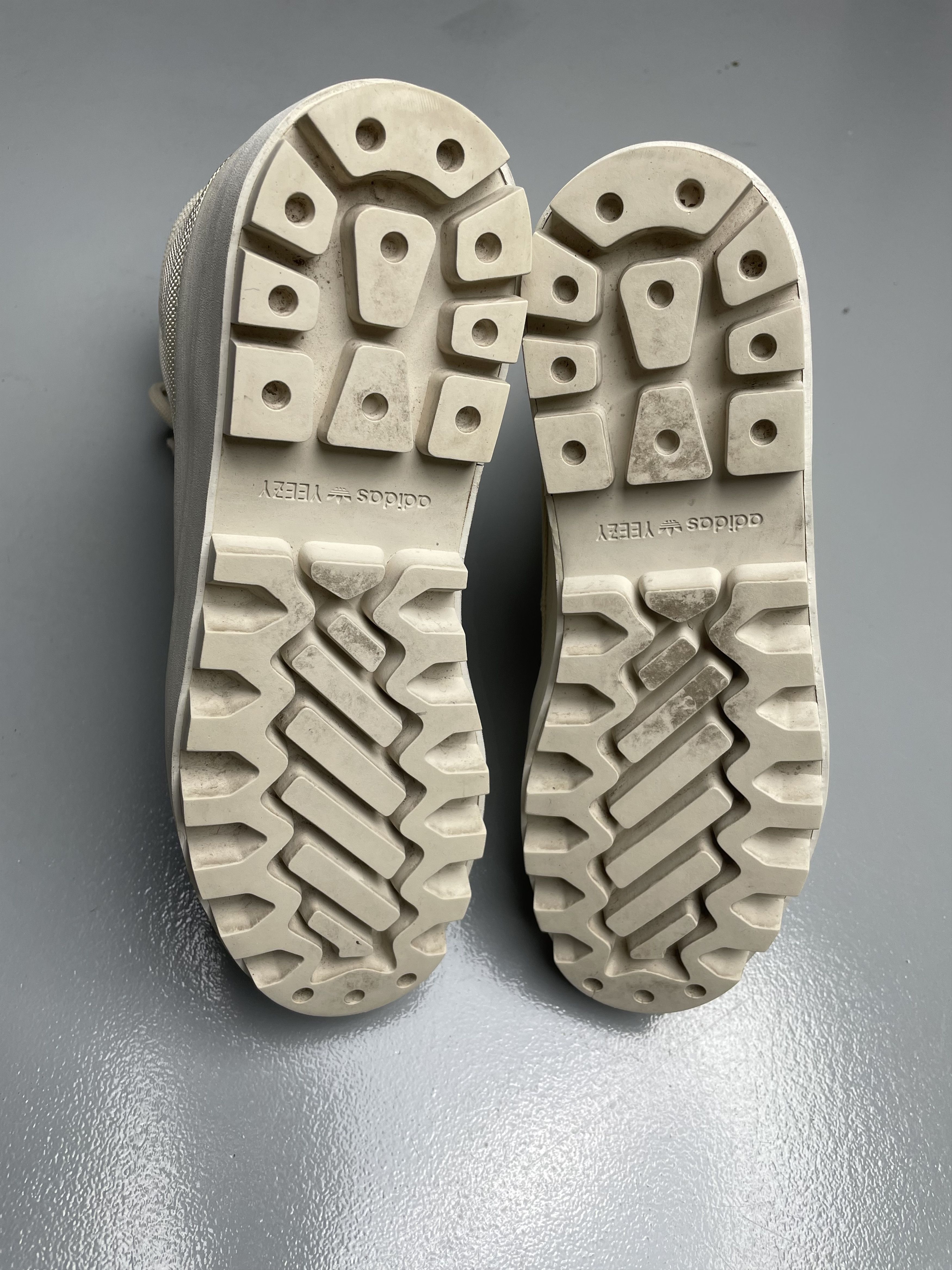 Yeezy adidas YEEZY Season 1 women's 950 boots (Turtle Dove) Size US 7.5 / IT 37.5 - 19 Thumbnail
