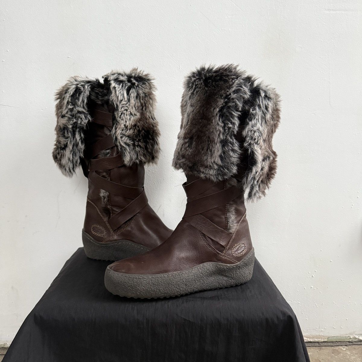 Vintage Vintage Y2K AirStep Fairycore Brown Faux Fur Boots Size US 8 / IT 38 - 3 Thumbnail