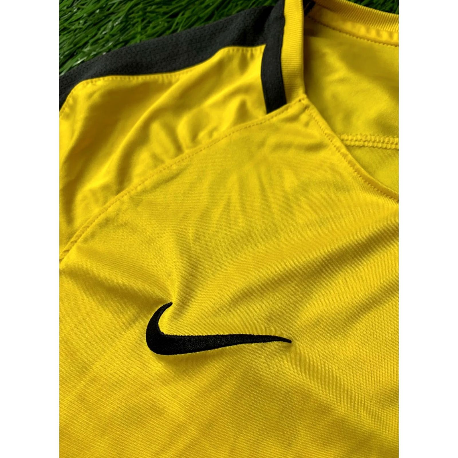 Nike Nike Dri-FIT Soccer Shirt Womens 2019 T-Shirt Yellow and Gray L Short Sleeve Casual Sports Shirt Men/Womens Size L / US 10 / IT 46 - 3 Thumbnail