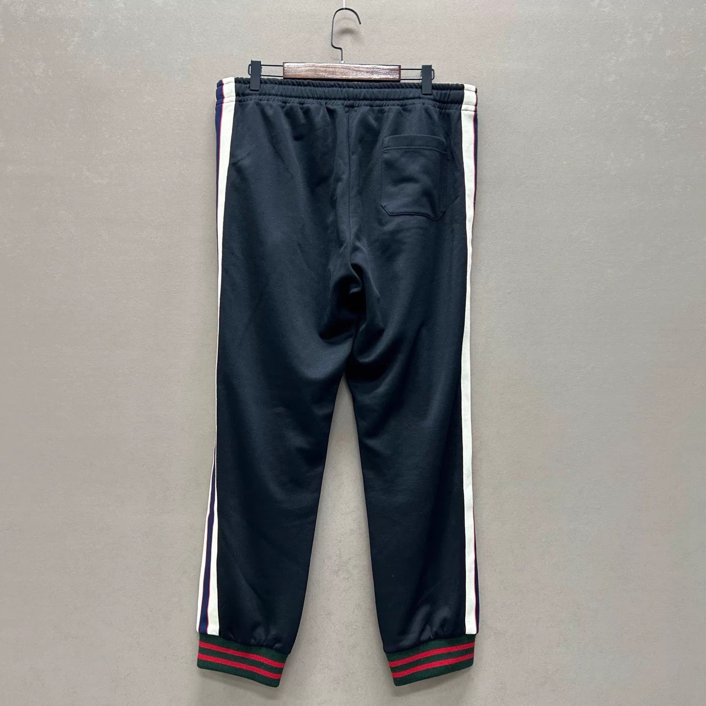 Gucci Gucci black side logo pants L 99 new Size US 34 / EU 50 - 2 Thumbnail