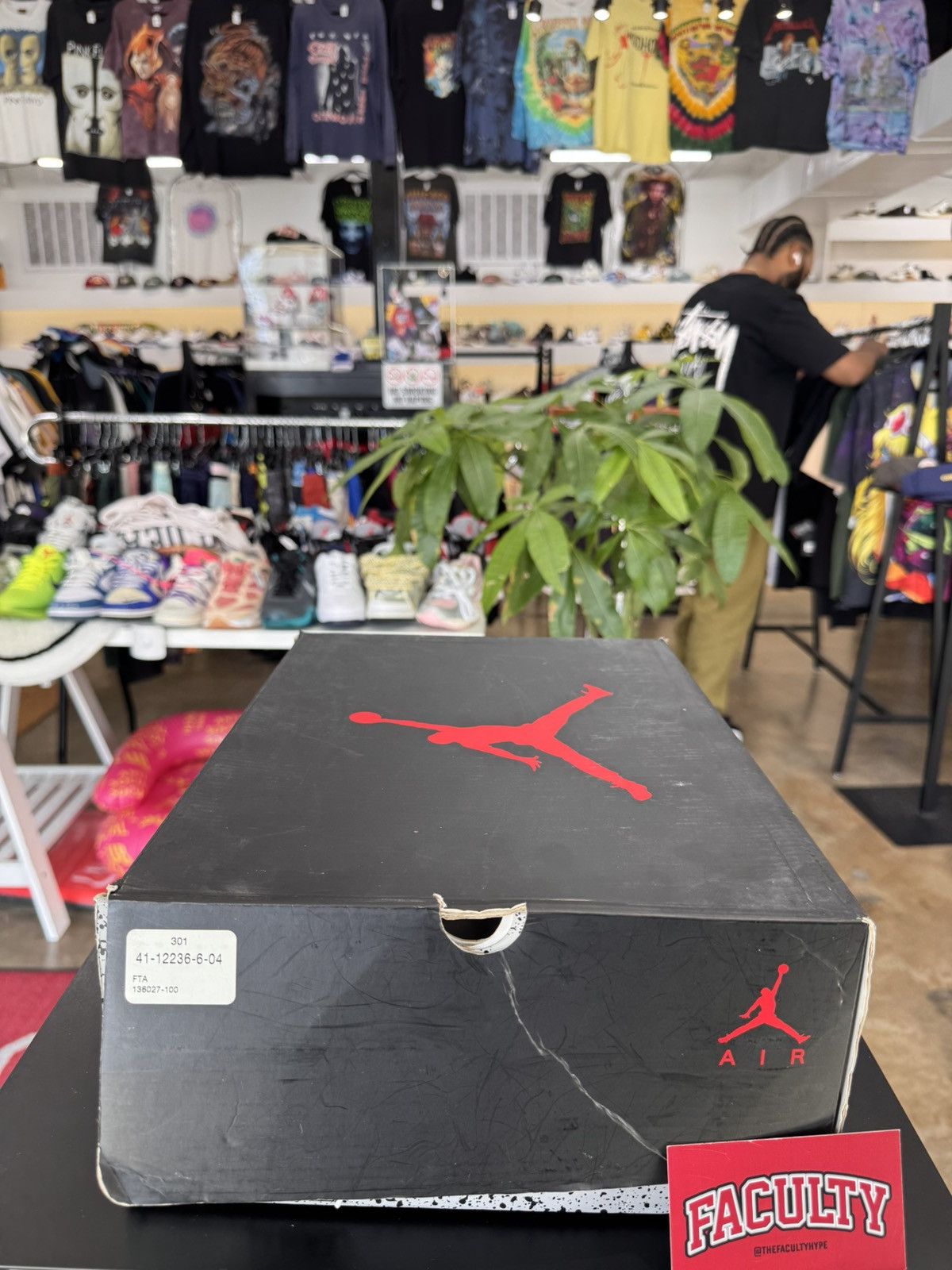 Jordan Brand Air Jordan 5 Fire Red Size 11.5 (2013) Size US 11.5 / EU 44-45 - 18 Thumbnail