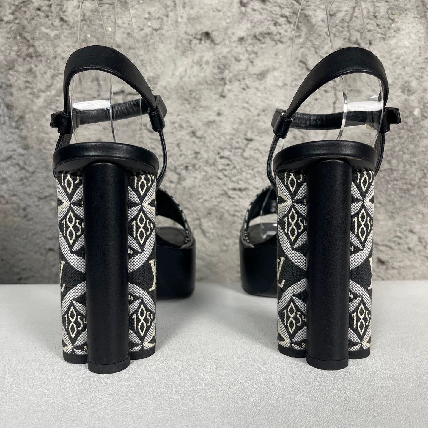 Louis Vuitton Louis Vuitton women's heeled sandals size 37 new Size US 6.5 / IT 36.5 - 4 Thumbnail