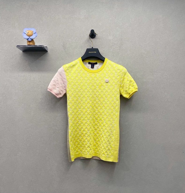Louis Vuitton Louis Vuitton Colorful Logo Short Sleeve T-Shirt - dmc Size US XS / EU 42 / 0 - 1 Thumbnail