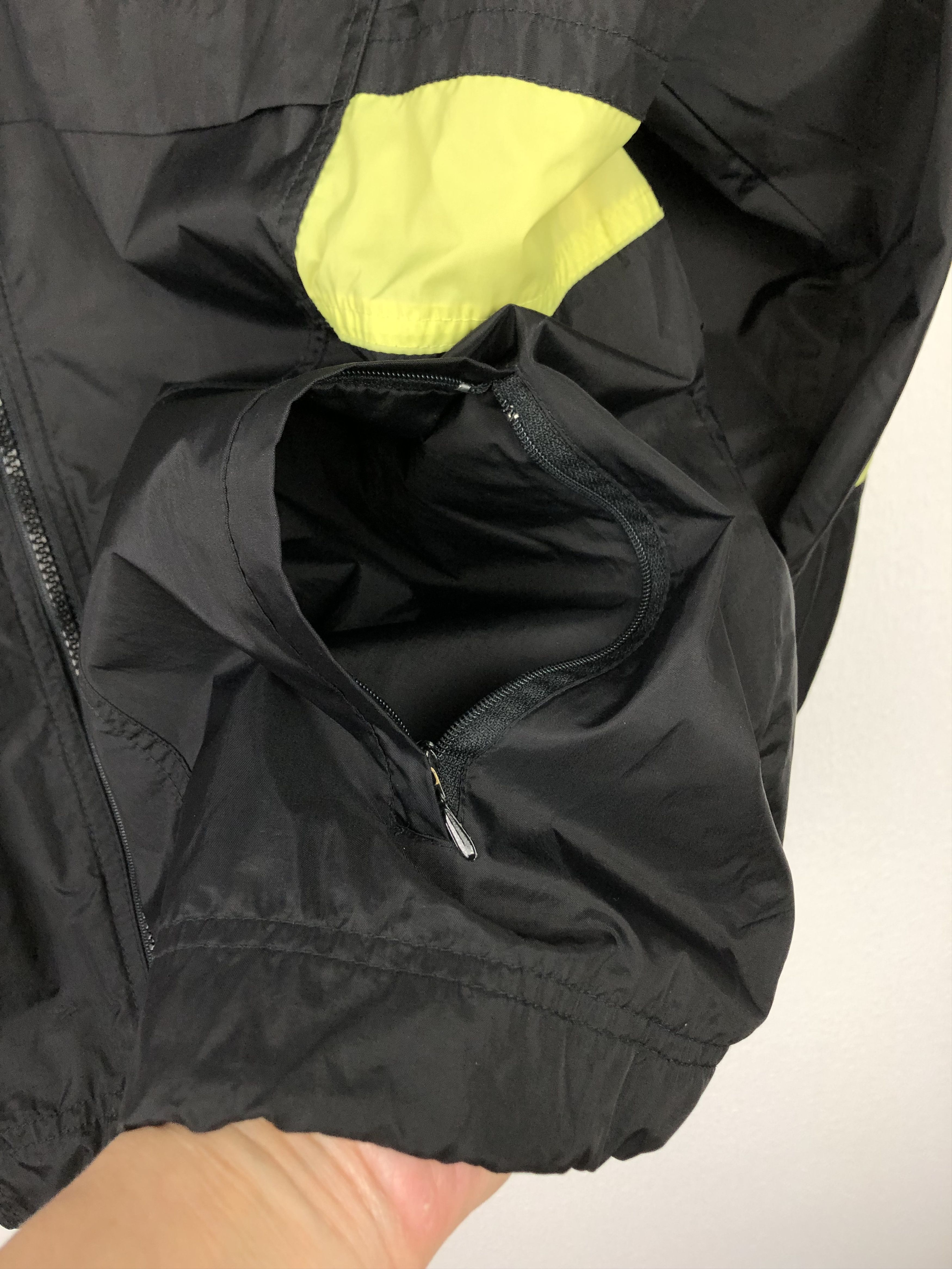 Nike Vintage Nike Borussia Dortmund Football Jacket Windbreaker Size US M / EU 48-50 / 2 - 6 Thumbnail