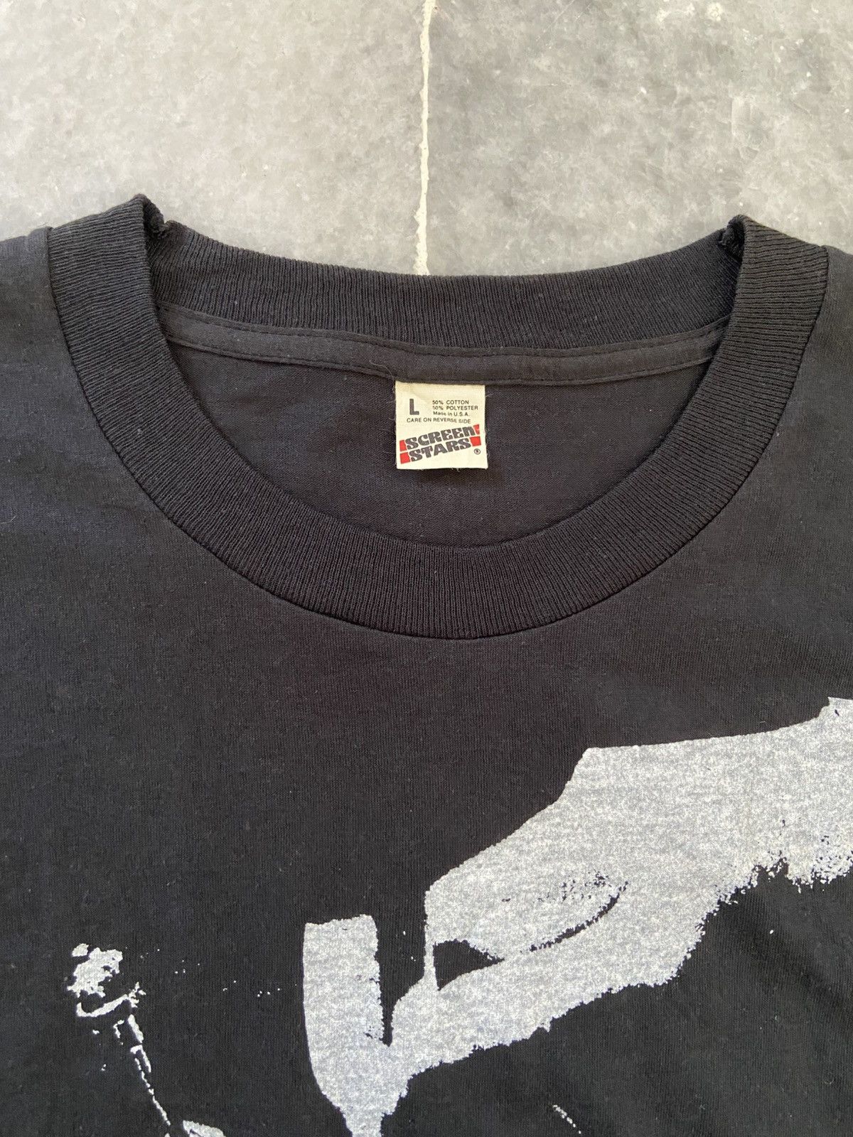 Vintage Vintage 80s Doctor Butcher MD Zombie Holocaust Movie TShirt Size US L / EU 52-54 / 3 - 10 Thumbnail
