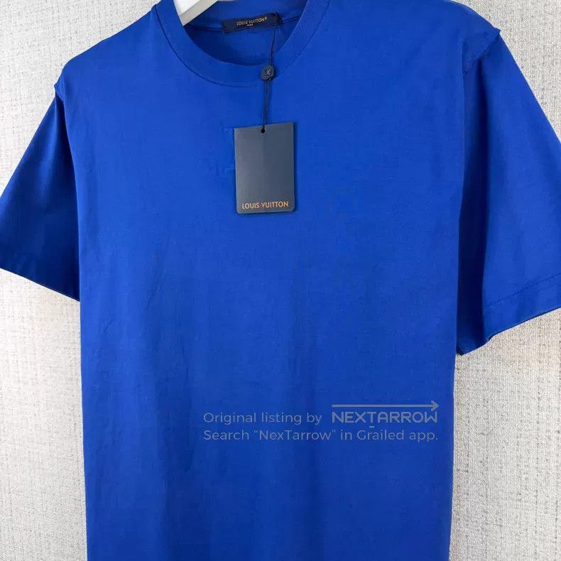 Louis Vuitton Louis Vuitton Solid embossed logo round neck short sleeve Size US L / EU 52-54 / 3 - 2 Thumbnail