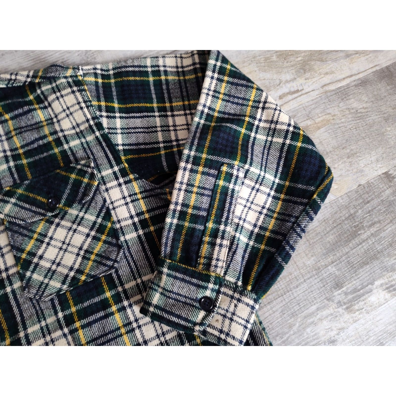 Vintage VINTAGE 1970s L.L. Bean Wool Flannel Plaid Button-Up Shirt Unisex Adults Large Green Winter Size US L / EU 52-54 / 3 - 4 Thumbnail