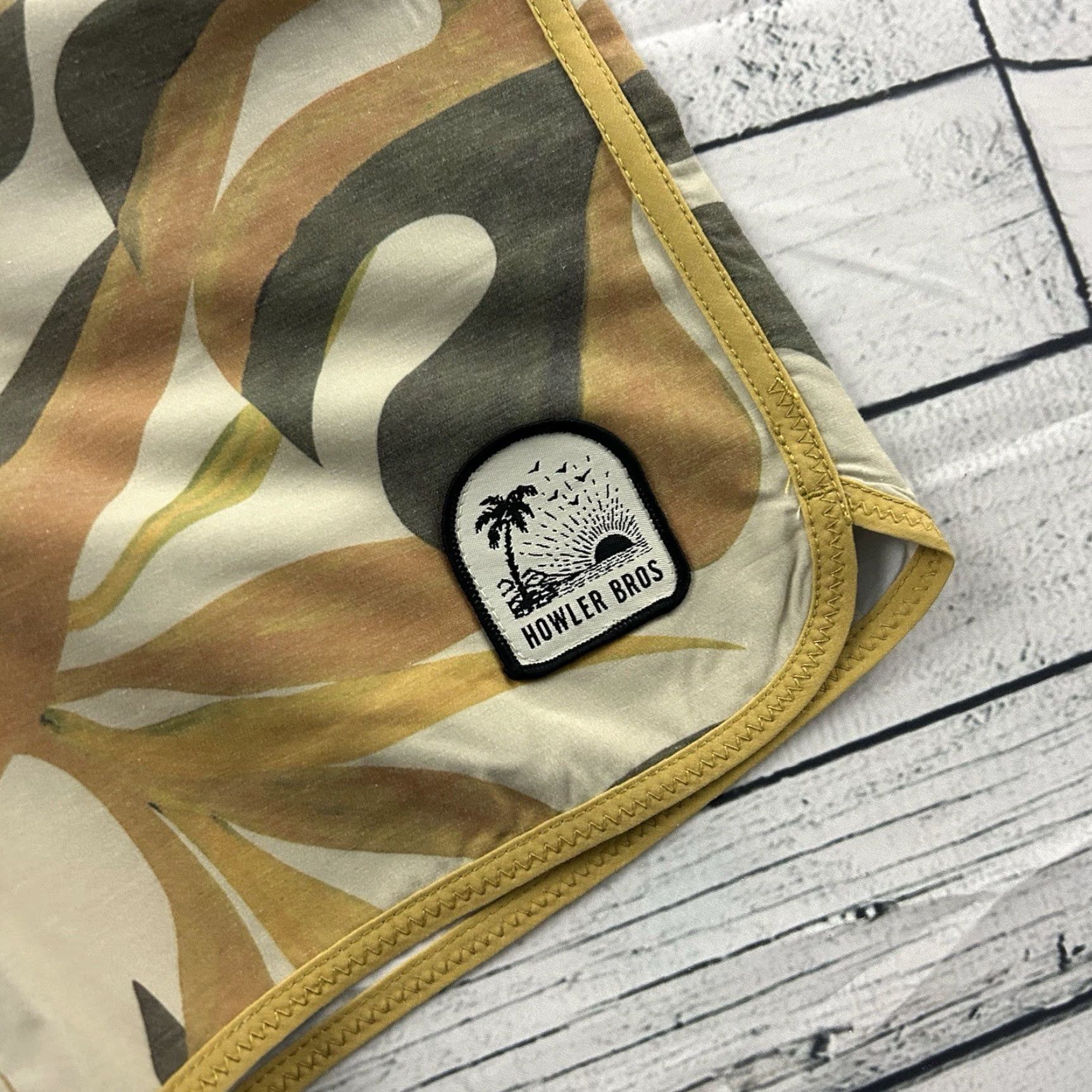 Vintage Howler Bros Stretch Bruja Boardshorts Men's 32 Citron Yellow Bottoms Potentially 32 Mens Yellow Bruja Stretch Boardshorts Howler Bros Size US 32 / EU 48 - 2 Thumbnail