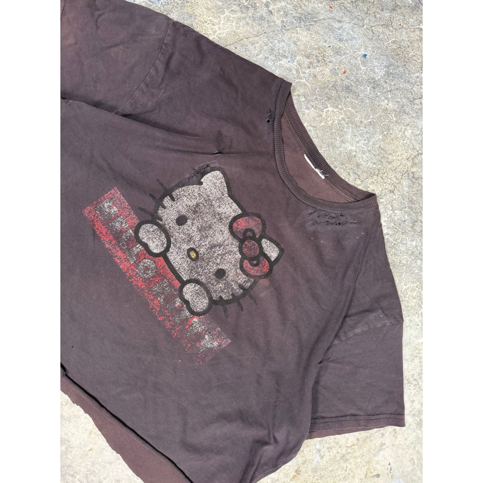 Vintage Shredded Cropped Hello Kitty Tee Size US L / EU 52-54 / 3 - 3 Thumbnail