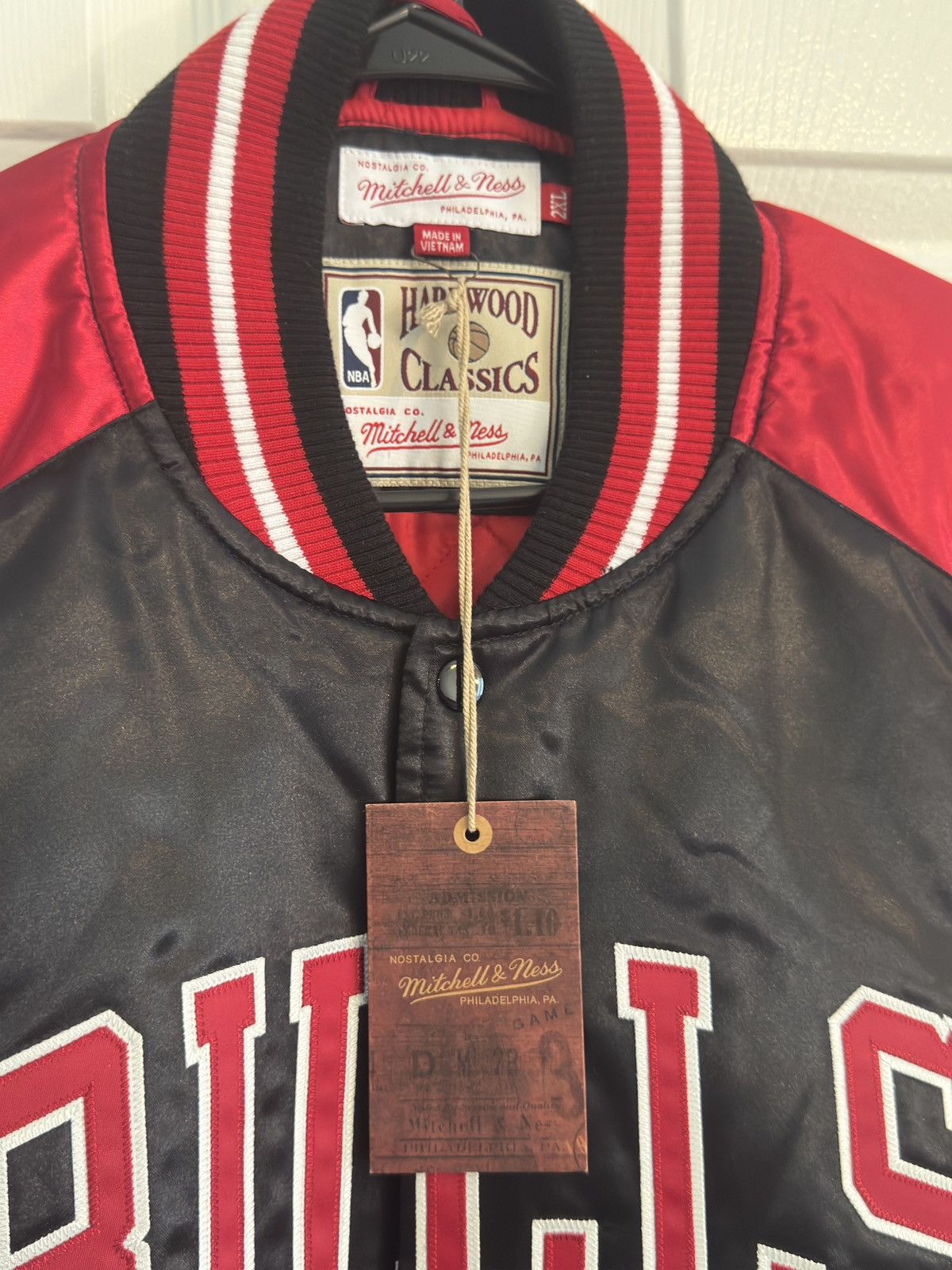 Mitchell & Ness Mitchell & Ness Chicago Bulls 1996 NBA Finals Satin Jacket Size US XXL / EU 58 / 5 - 3 Thumbnail