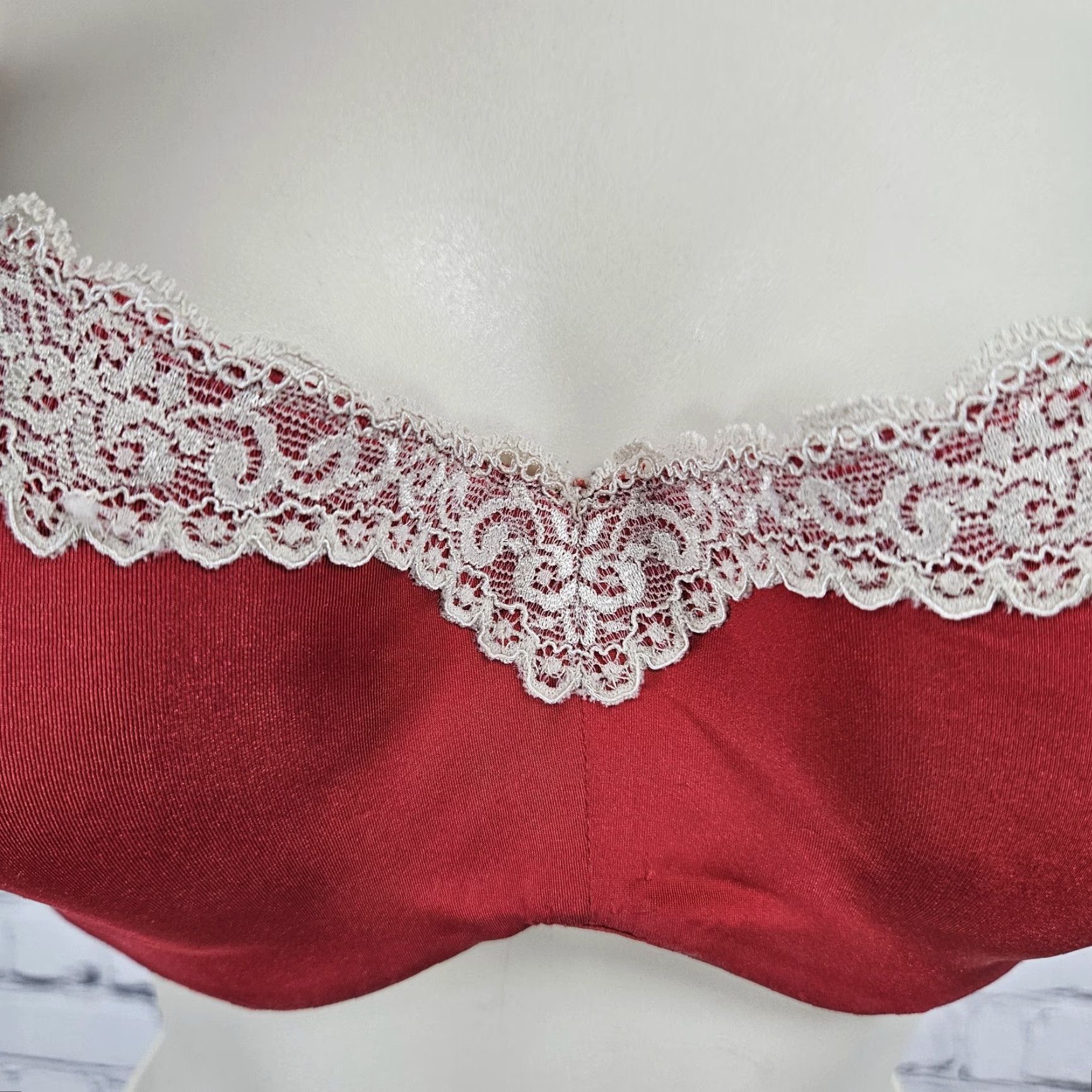Vintage b.tempt'd Bra Red Full Coverage Underwire Lined 36D Hook & Eye Adjustable Strap T-Shirt Cup D Womens Size ONE SIZE - 5 Thumbnail