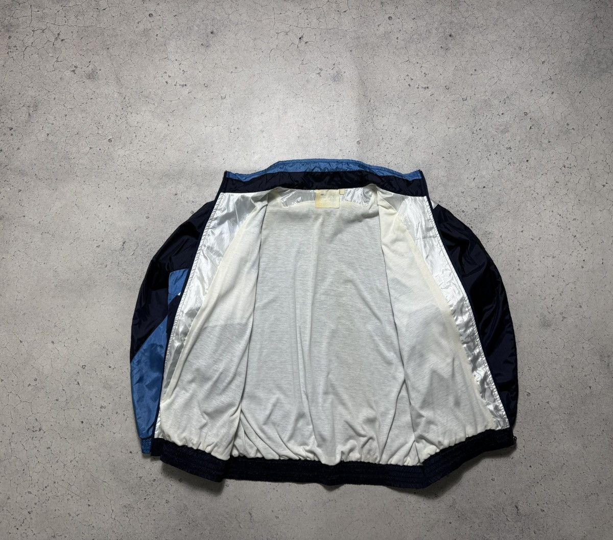 Umbro Umbro FC Napoli Vintage 90’s Football Nylon Light Jacket Size US L / EU 52-54 / 3 - 6 Thumbnail