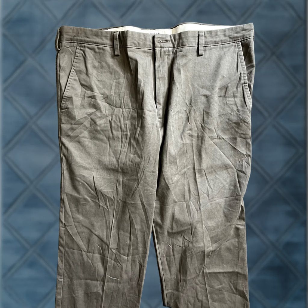 Dockers Dockers Pants Mens Size 42x32 Brown Chino Straight Fit Flat Front Distressed Size US 42 / EU 58 - 1 Thumbnail