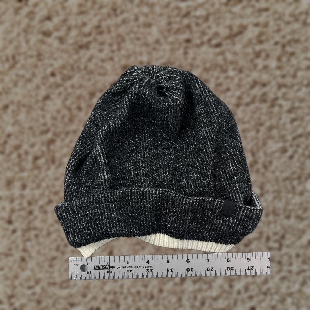 Vintage Angela & William Beanie Adult One Size Gray Knit 100% Acrylic Outdoor Unisex Size ONE SIZE - 1 Thumbnail