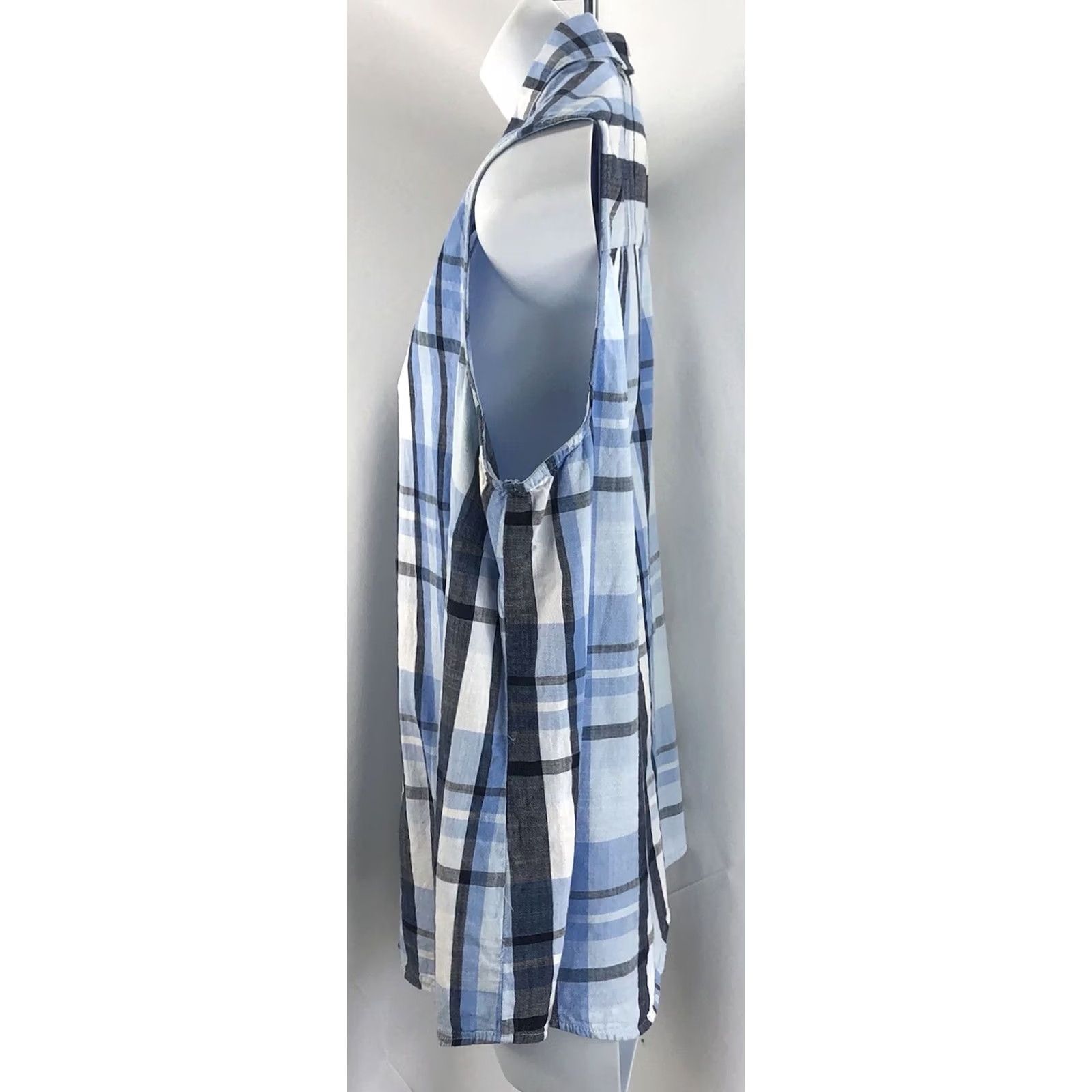 Croft & Barrow VINTAGE Croft & Barrow Button-Up Shirt Ladies L Blue Plaid Sleeveless Collared Cottage Western Country Size L / US 10 / IT 46 - 2 Thumbnail