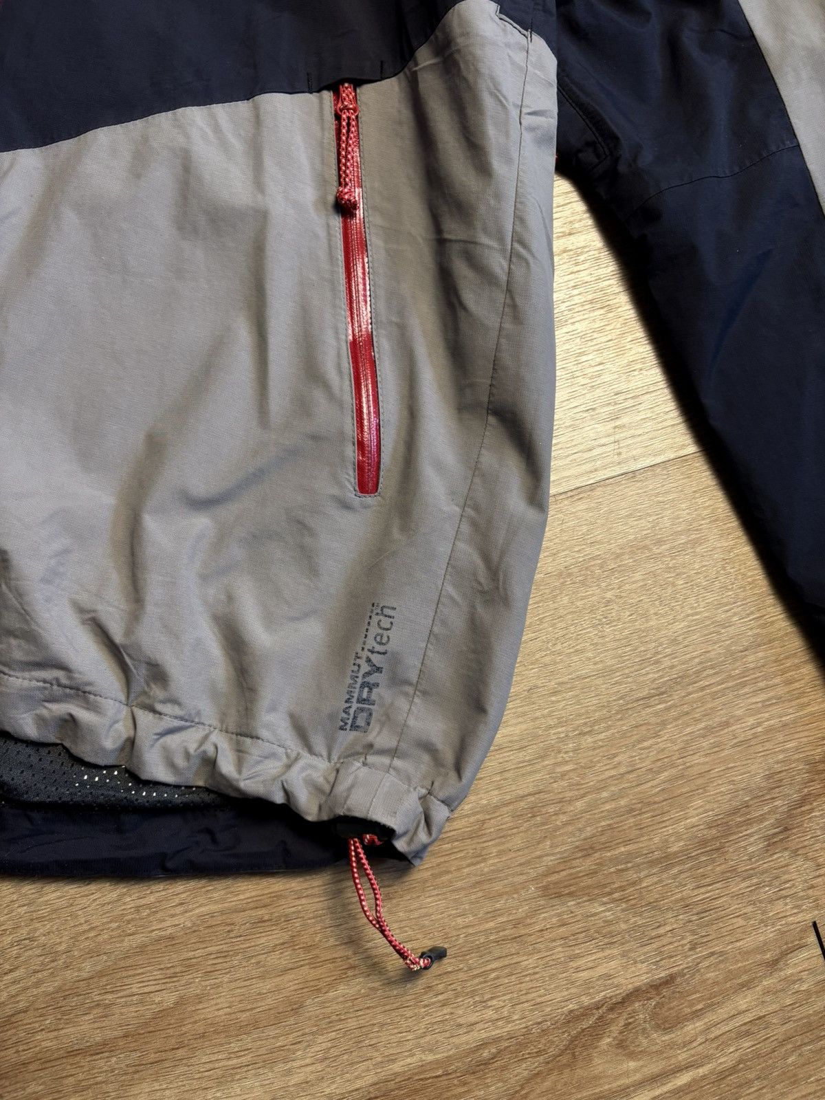 Mammut Mammut 2000s Tri-Colour DryTech Waterproof Jacket (M) Size US M / EU 48-50 / 2 - 6 Thumbnail