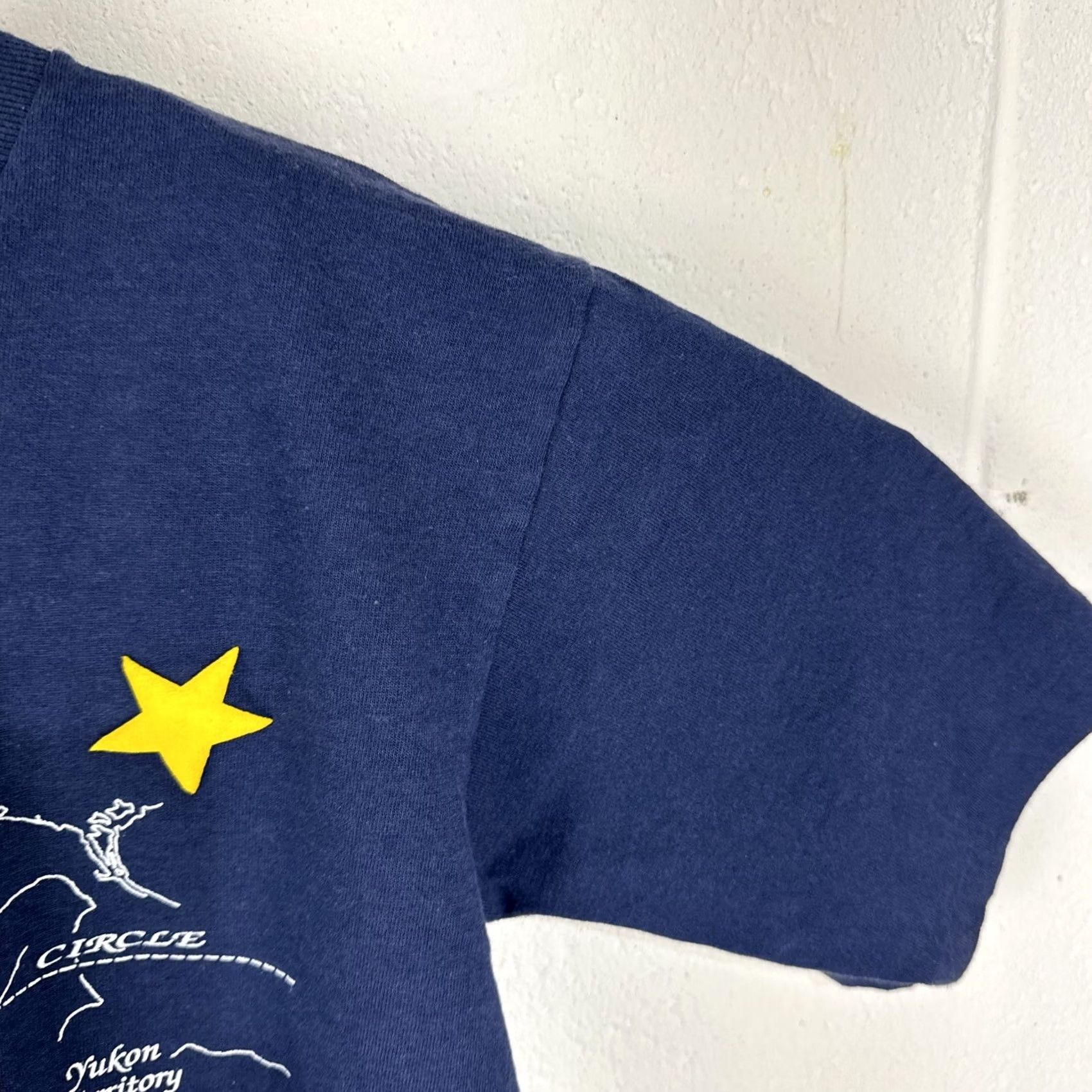 Vintage VINTAGE Alaska T Shirt Navy Blue State Map Graphic Tee Small Puff Print Made USA 90s Mens S Size US S / EU 44-46 / 1 - 7 Thumbnail