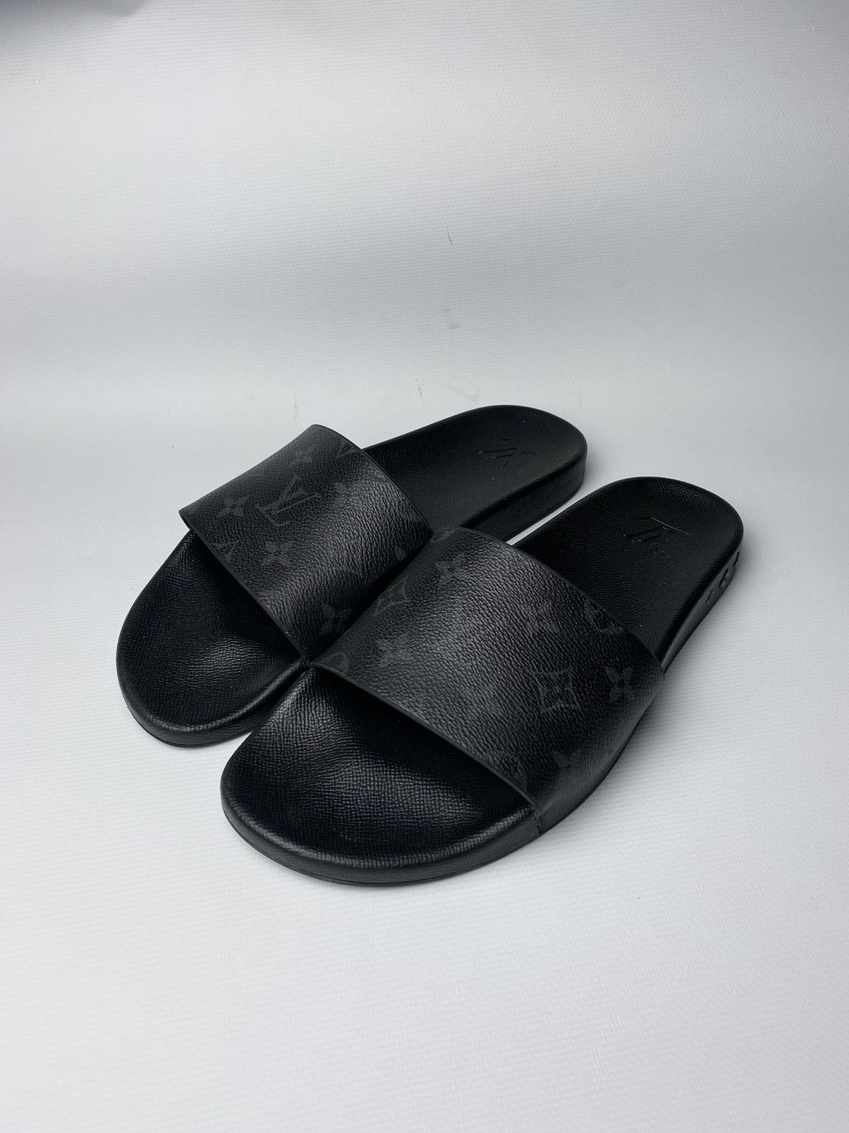 imgur.com  Louis vuitton slippers, Silver monogram, Summer slippers