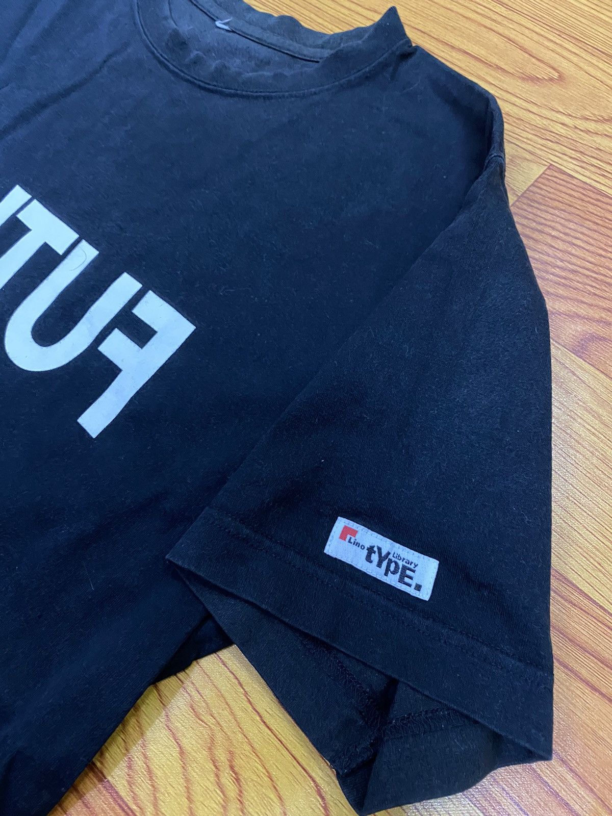 Futura × Japanese Brand Futura Spell Out x Uniqlo Tee Size US M / EU 48-50 / 2 - 3 Thumbnail