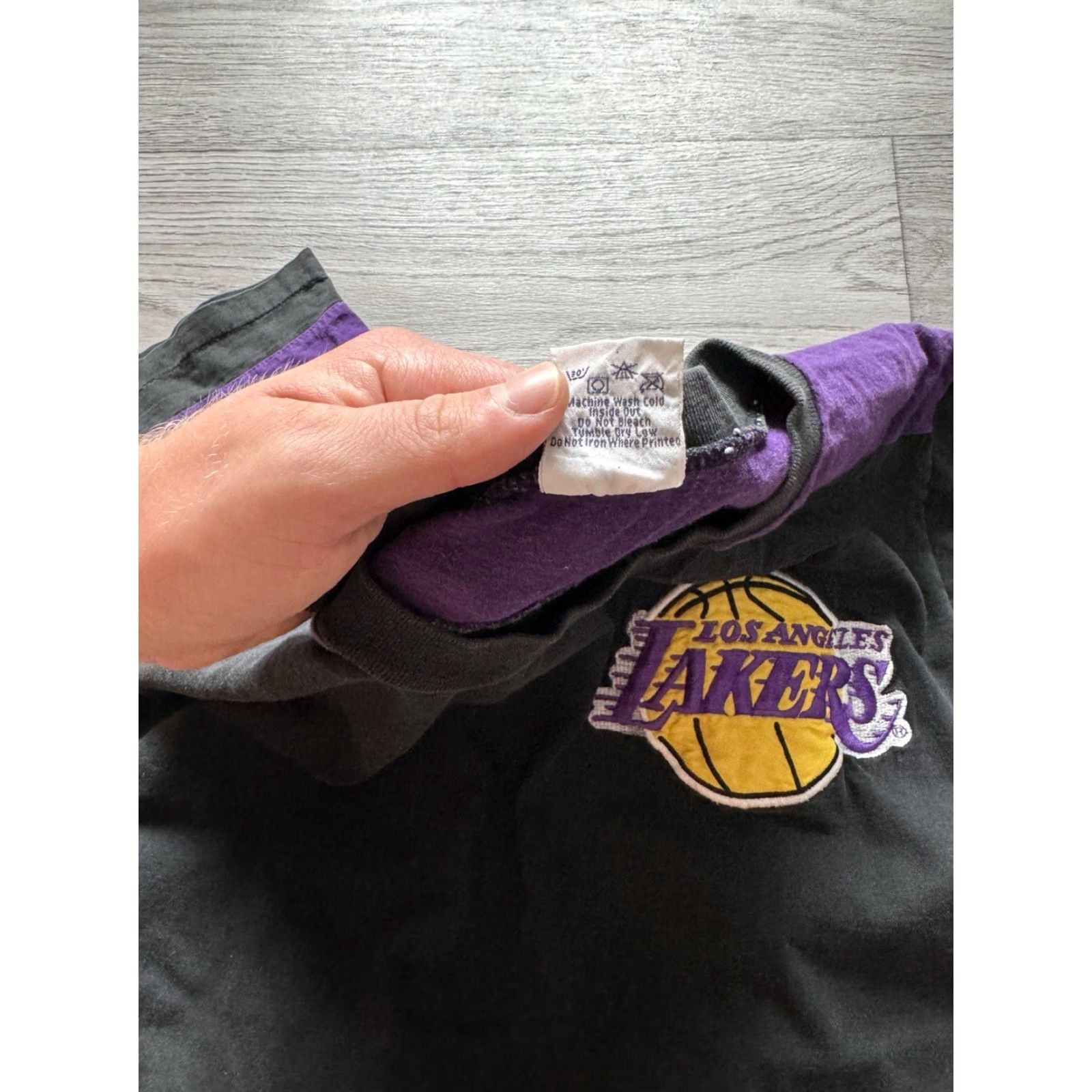 Vintage VINTAGE Los Angeles Lakers All Over Print T-Shirt Miller M L Black Nike? Size US L / EU 52-54 / 3 - 6 Thumbnail