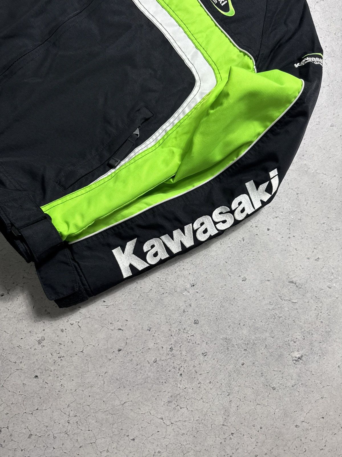 Vintage Kawasaki Racing Bomber Jacket Size M Vintage Moto Biker Size US M / EU 48-50 / 2 - 3 Thumbnail
