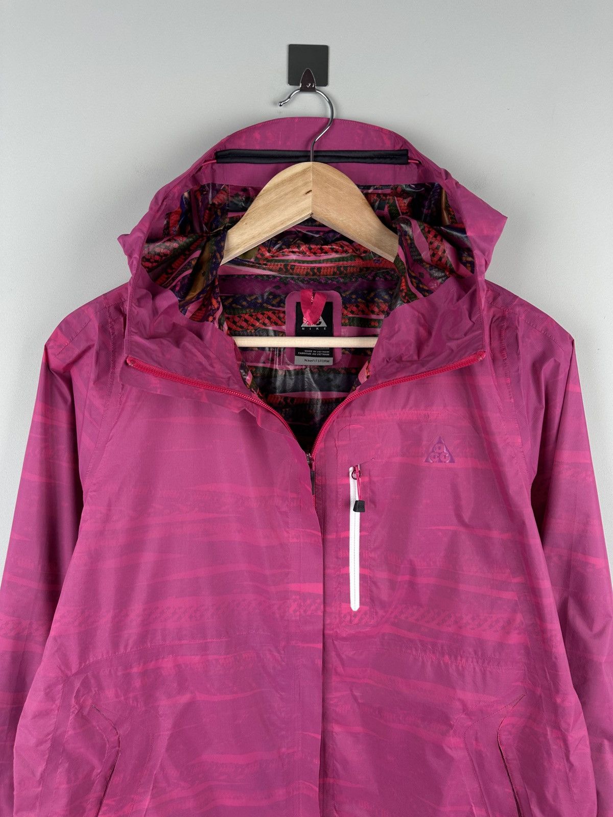Nike ACG Nike ACG Lightweight Jacket Hooded Womens Size M / US 6-8 / IT 42-44 - 7 Thumbnail