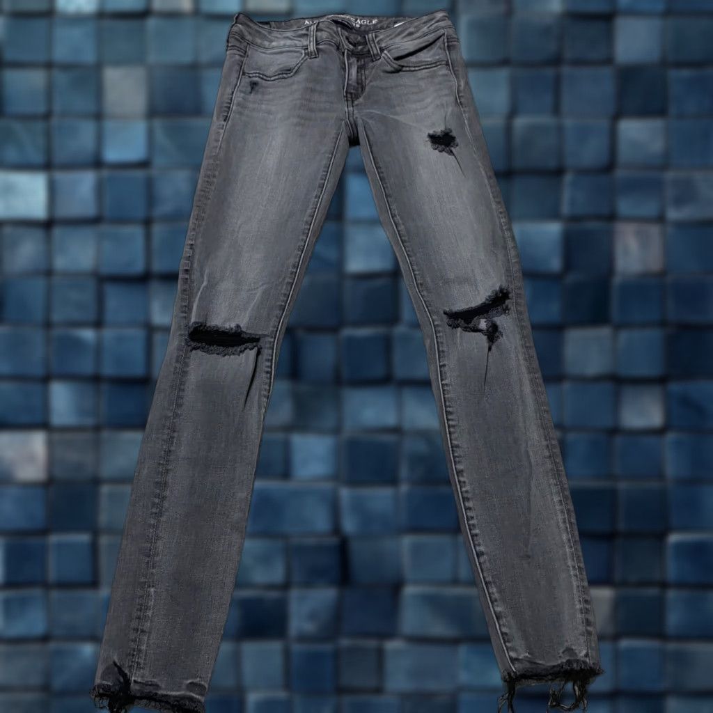 American Eagle Outfitters American Eagle Outfitters Jeans Womens Size 2 Gray Denim Low Rise Jegging Distressed Stretch Medium Wash Size 26" / US 2 / IT 38 - 1 Thumbnail