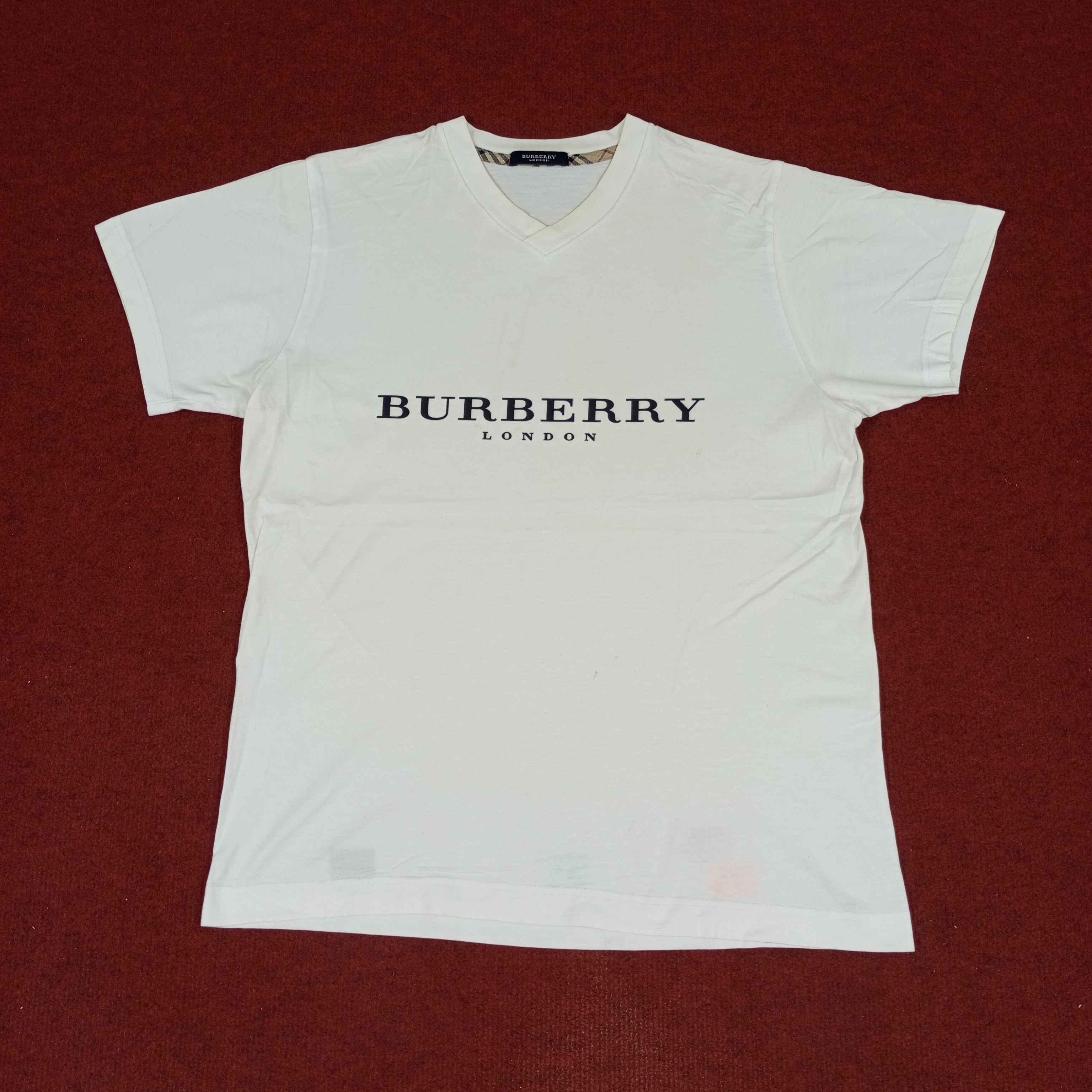 Burberry Burberry London Luxury Fashion Custom Art Tshirt Size US M / EU 48-50 / 2 - 1 Thumbnail