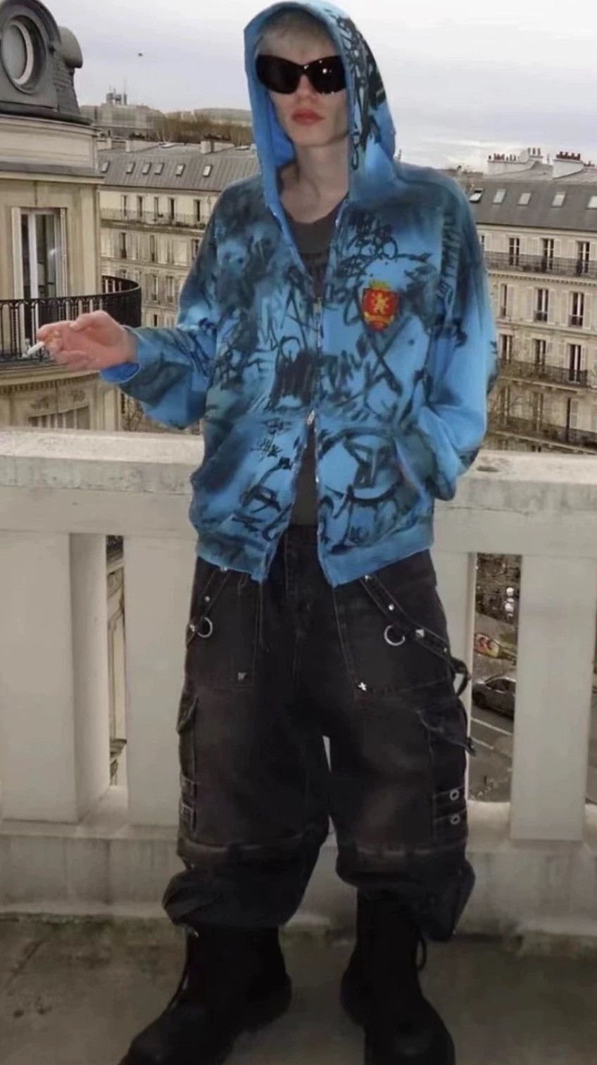 Balenciaga Balenciaga 23ss blue Manchester United graffi 2412-Nextarrow Size US XS / EU 42 / 0 - 7 Thumbnail