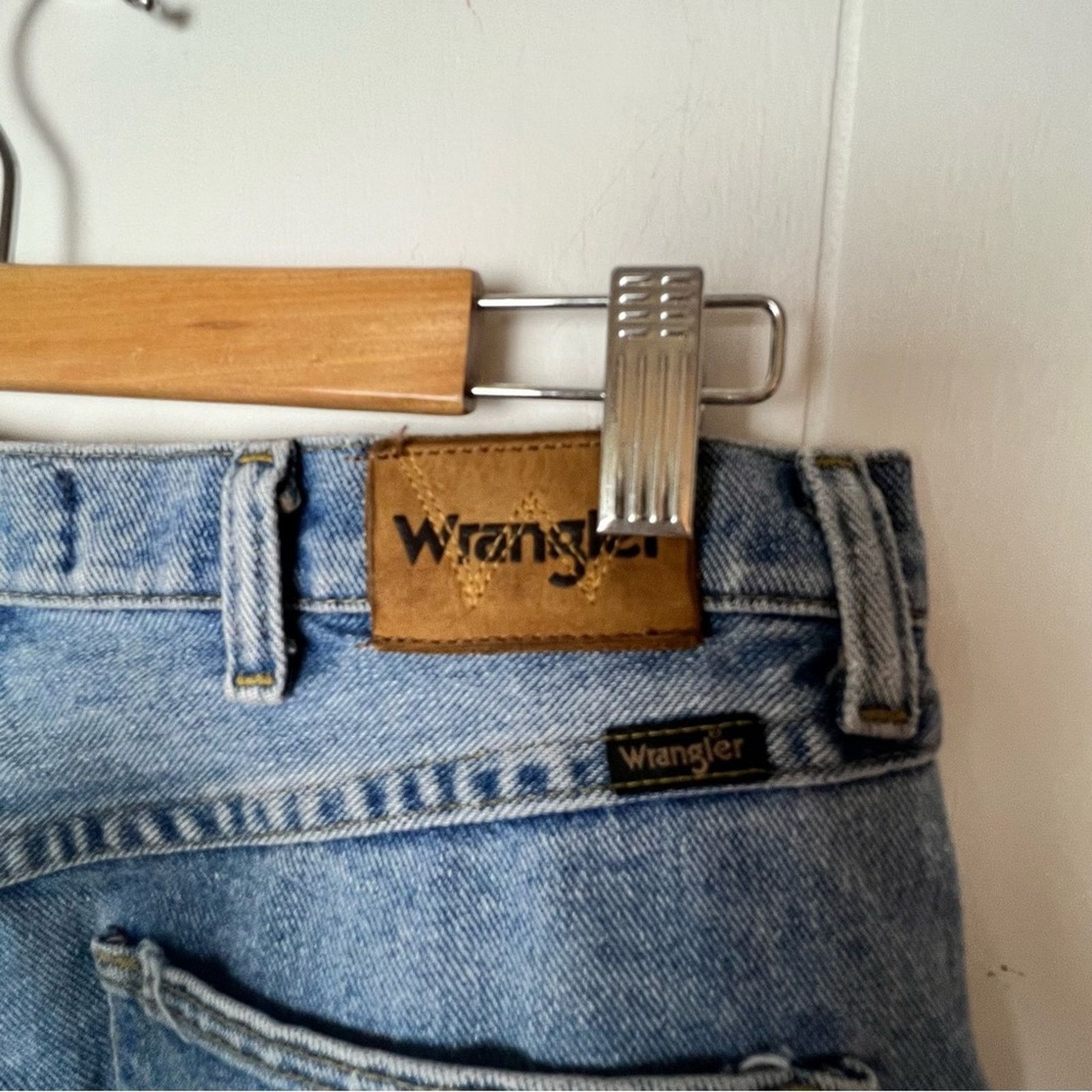 Wrangler Wrangler Distressed Medium Wash Straight Leg 5 Pockets Jeans Size US 34 / EU 50 - 11 Thumbnail
