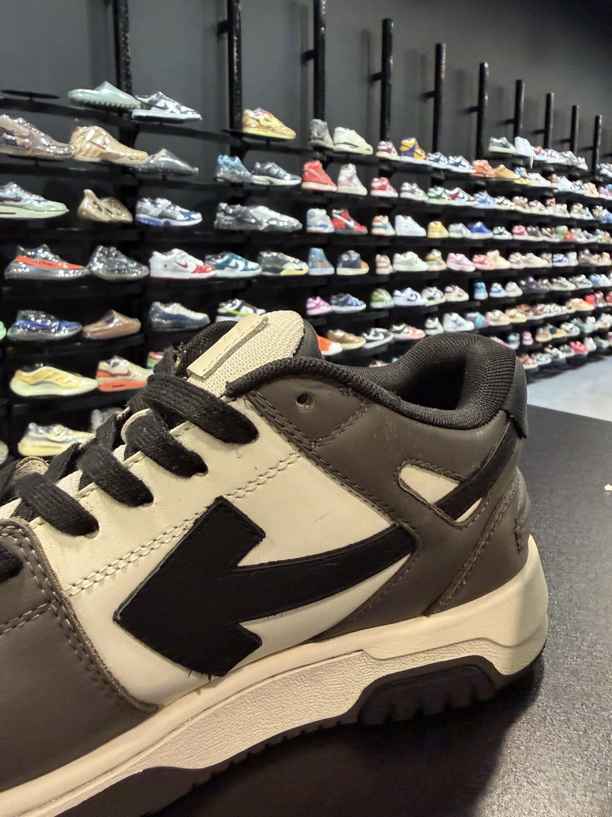 Off-White Size 9w/39EU - Off-White Out Of Office Dark Grey Low Tops Size US 9 / IT 39 - 7 Thumbnail