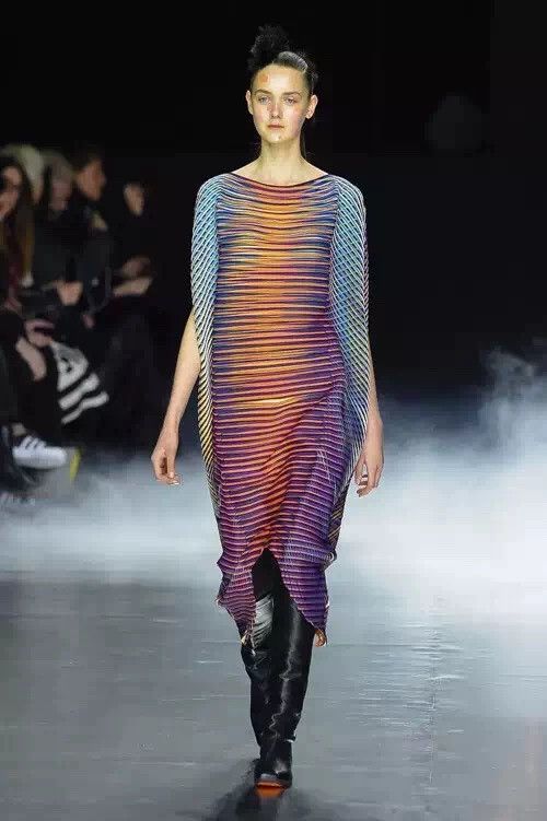 Issey Miyake Issey Miyake size:2 Red main line 3D glittering and colorf Size XS / US 0-2 / IT 36-38 - 8 Thumbnail