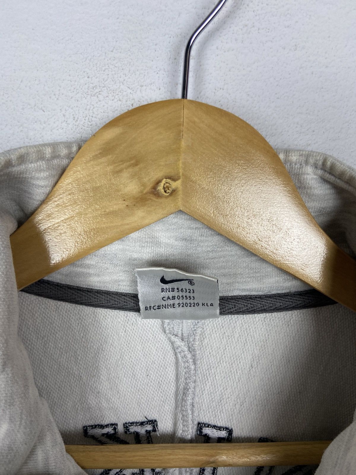 Nike VINTAGE NIKE HALF ZIPPER PULLOVER SWEAATER Size US L / EU 52-54 / 3 - 3 Thumbnail
