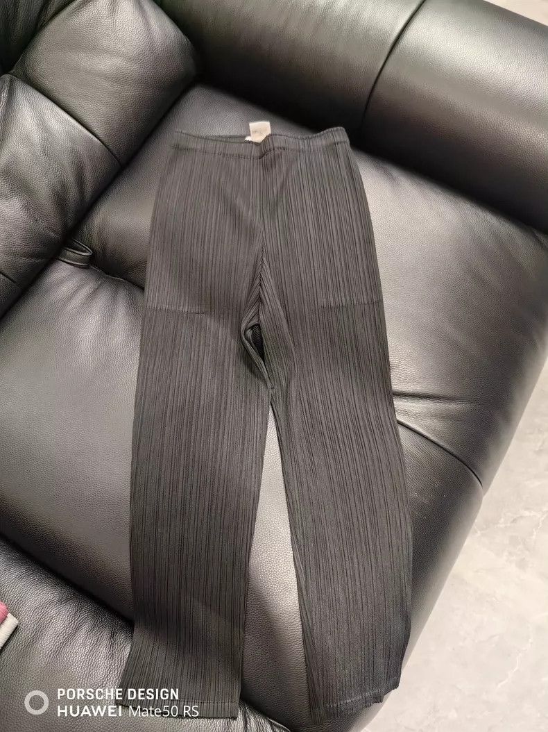 Issey Miyake Issey Miyake size:1 Black pleated pants Size 42" / US 20 - 4 Thumbnail