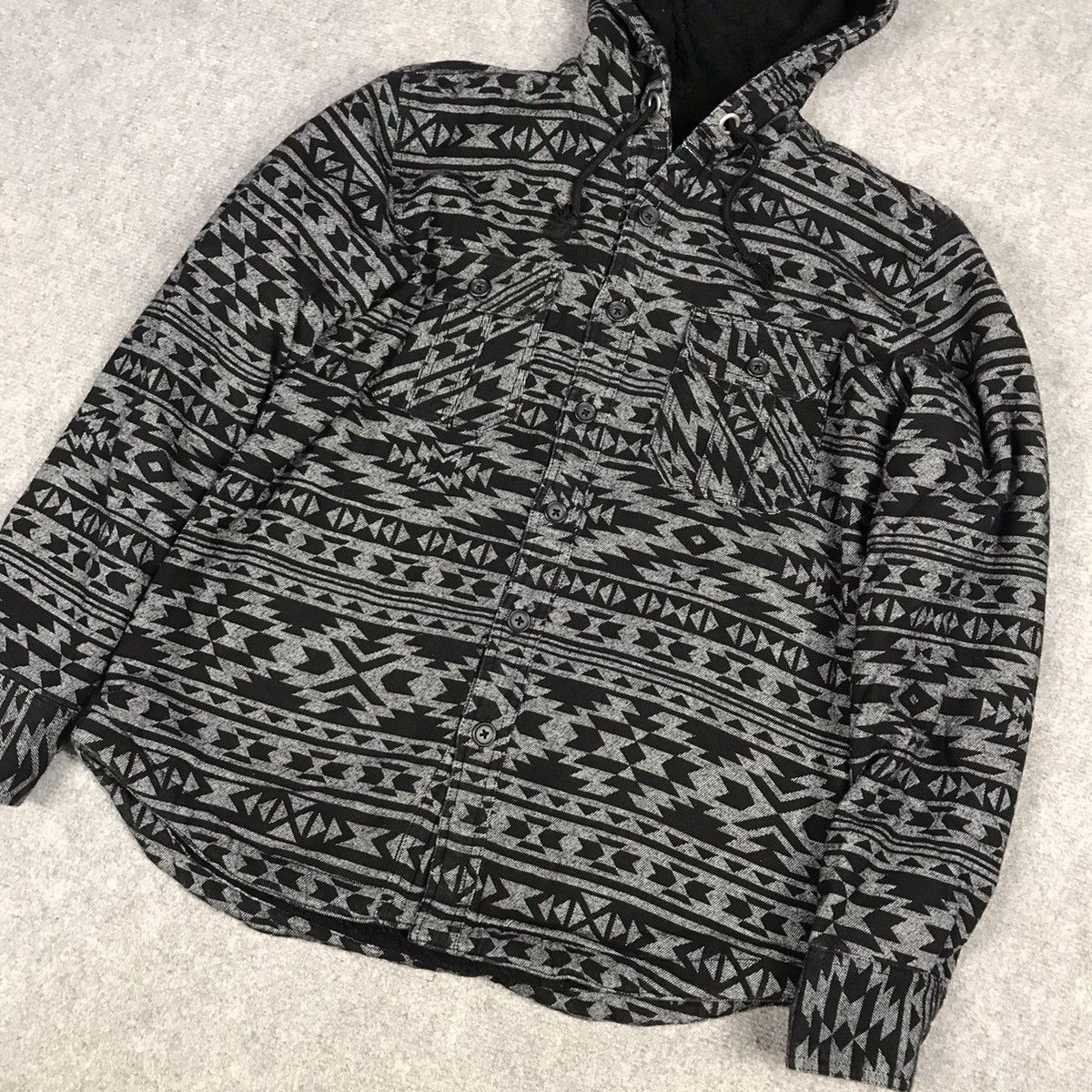Edwin × Japanese Brand BLACK NAVAJO PUNK STYLE SHERPA EDWIN BUTTON HOODIES JACKET Size US M / EU 48-50 / 2 - 4 Thumbnail