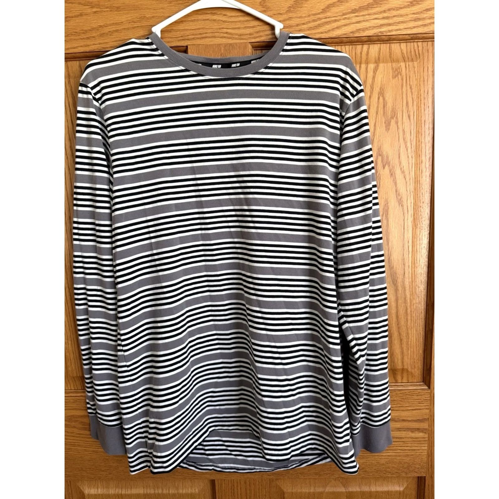 Nike Nike SB Long Sleeve Mens Shirt Gray Black Stripe Large Skateboard Skater College Size US L / EU 52-54 / 3 - 2 Thumbnail