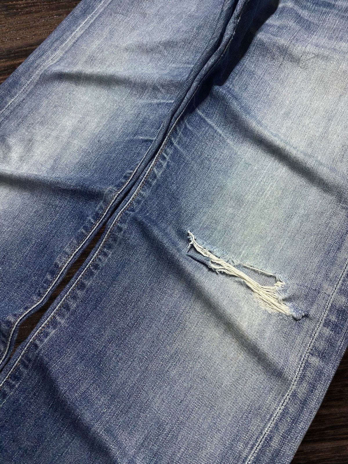 Levi's Vintage Levis 505 Faded Wash Distressed Loose Jeans Size US 33 - 7 Thumbnail