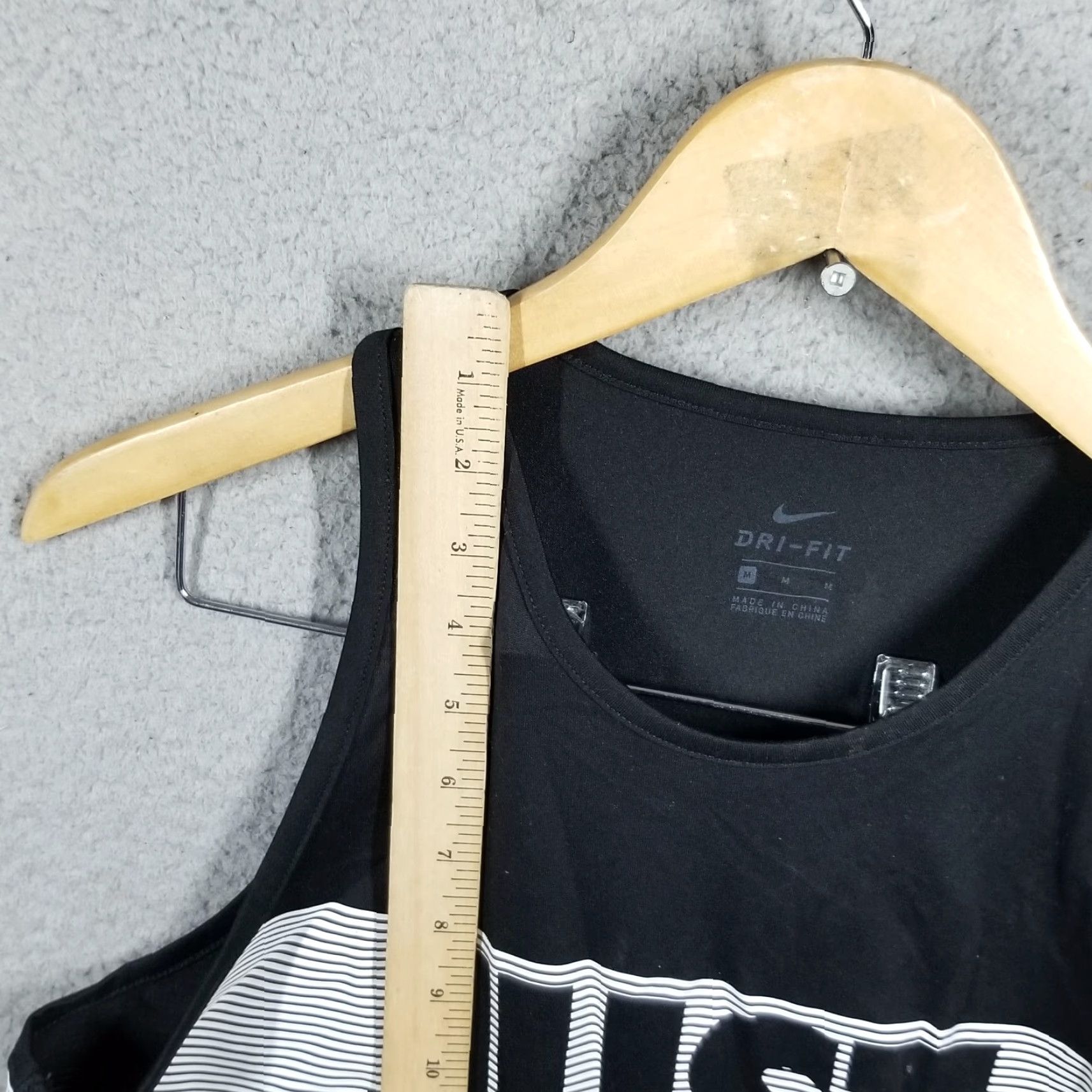 Nike Nike Dri-Fit Tank Top Women Medium Sleeveless Racerback Black - Tennis, Pickleball Shirt, Breathable, Lightweight, Nike Tank Top M Women Size M / US 6-8 / IT 42-44 - 4 Thumbnail